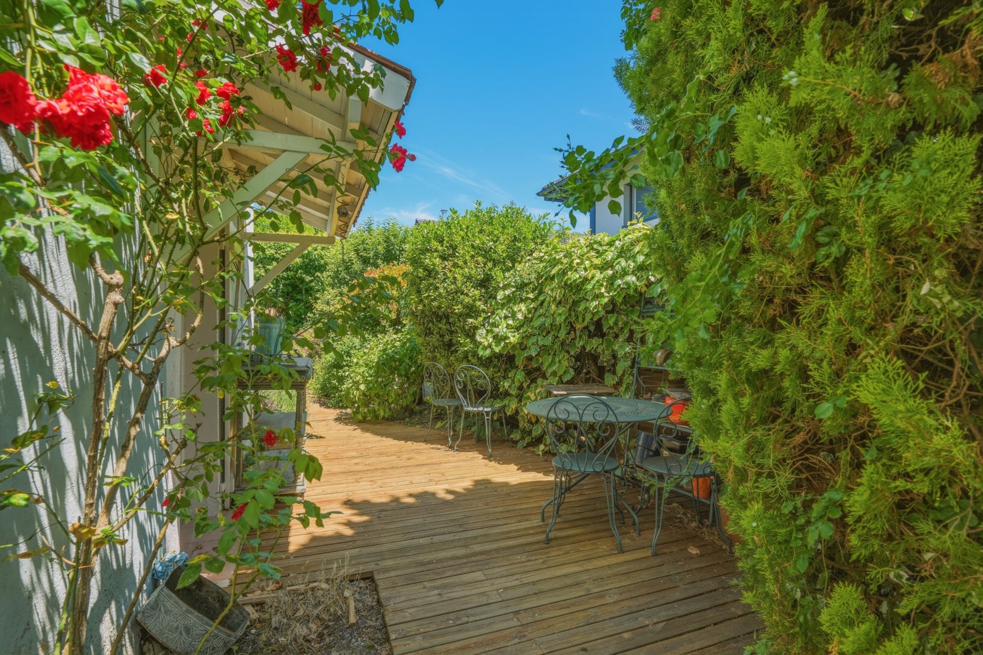 luxury house 8 Rooms for sale on VEIGY FONCENEX (74140)