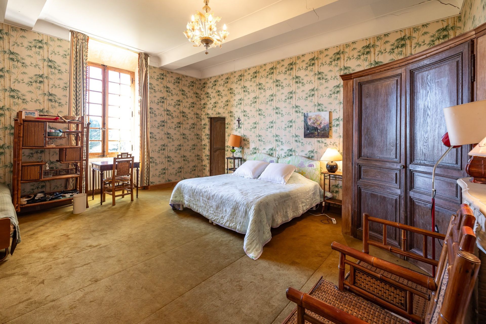 luxury house 15 Rooms for sale on STE ALVERE ST LAURENT LES BATONS (24510)