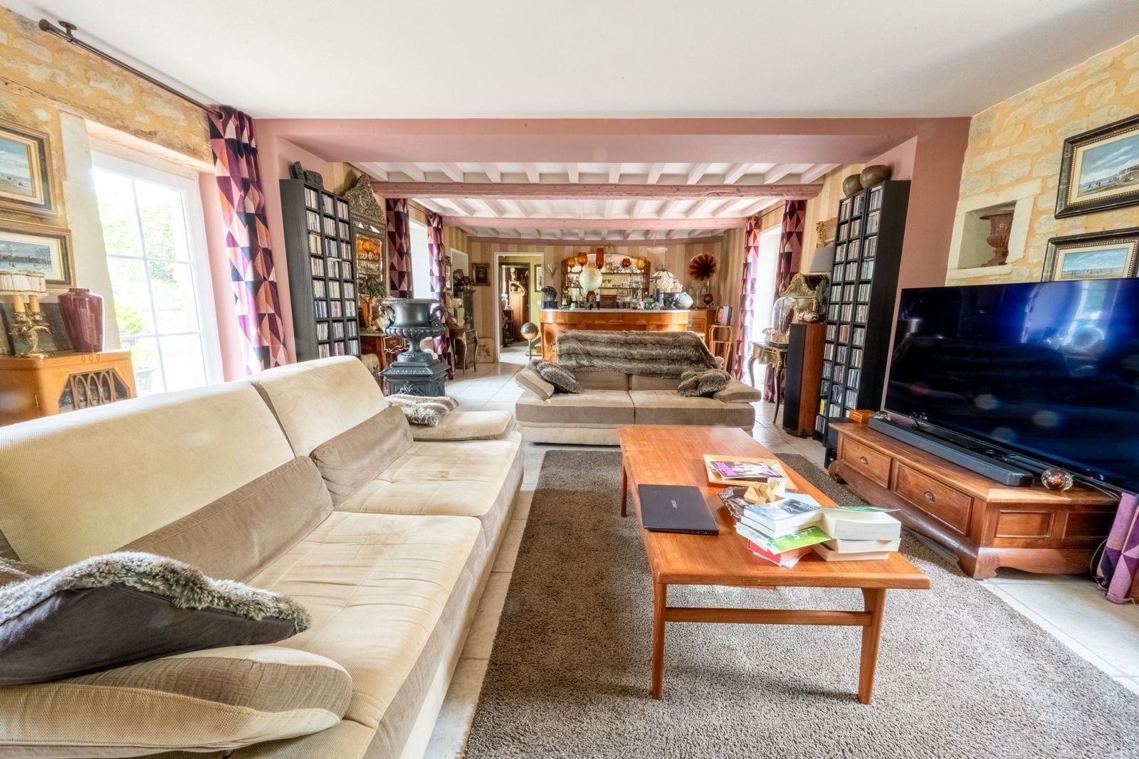 luxury house 8 Rooms for sale on BAYEUX (14400)