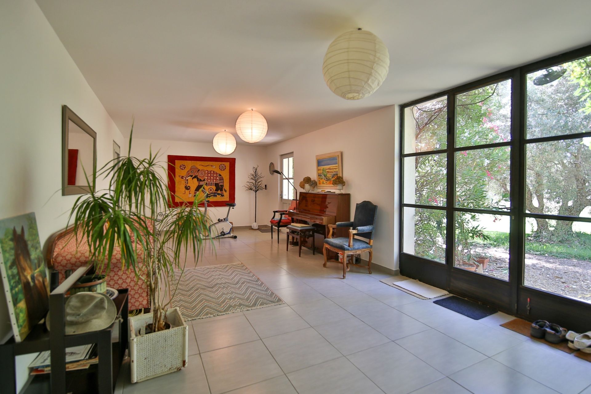 luxury house 12 Rooms for sale on CUCURON (84160)