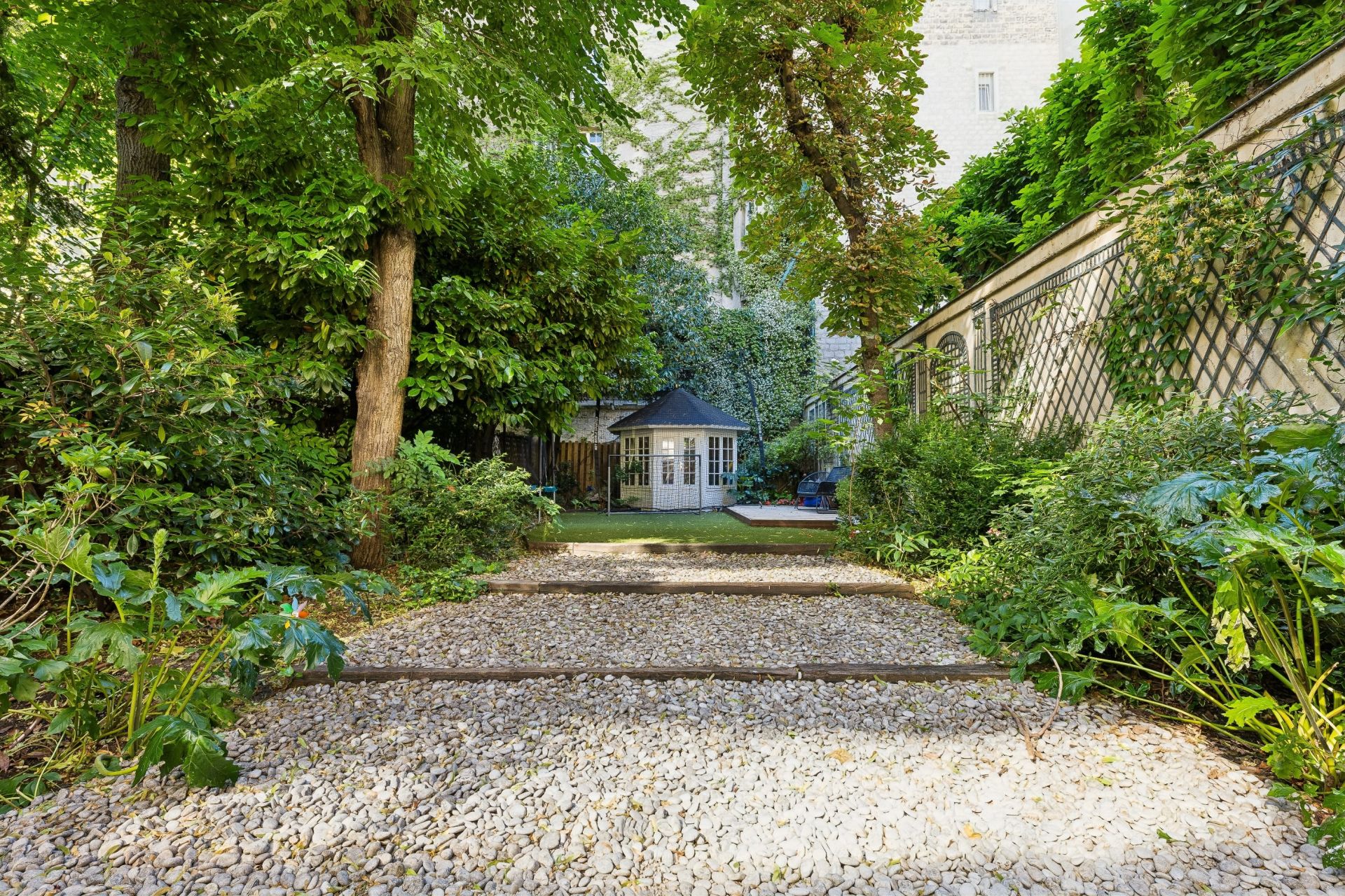 luxury apartment 7 Rooms for sale on PARIS (75016)