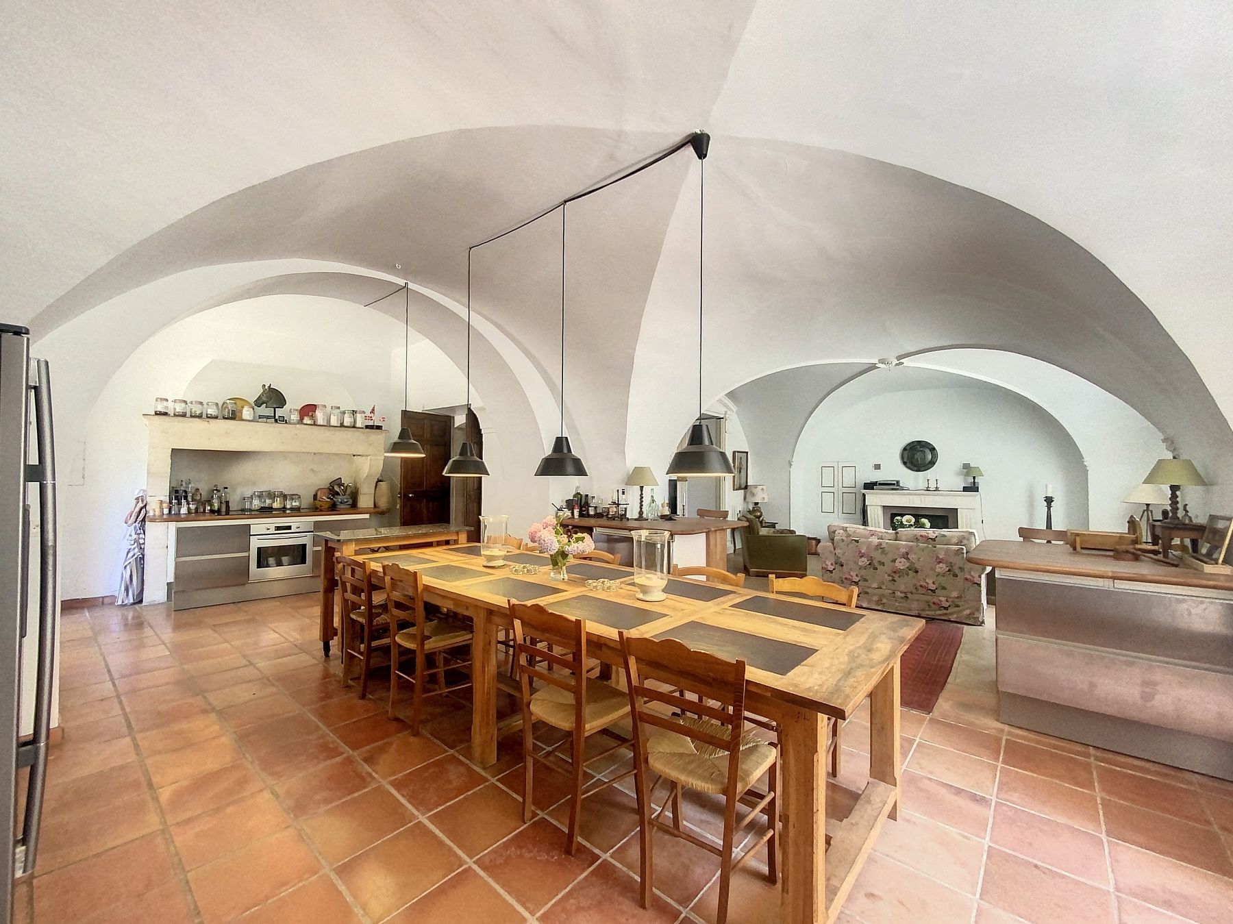 castle 25 Rooms for sale on UZES (30700)
