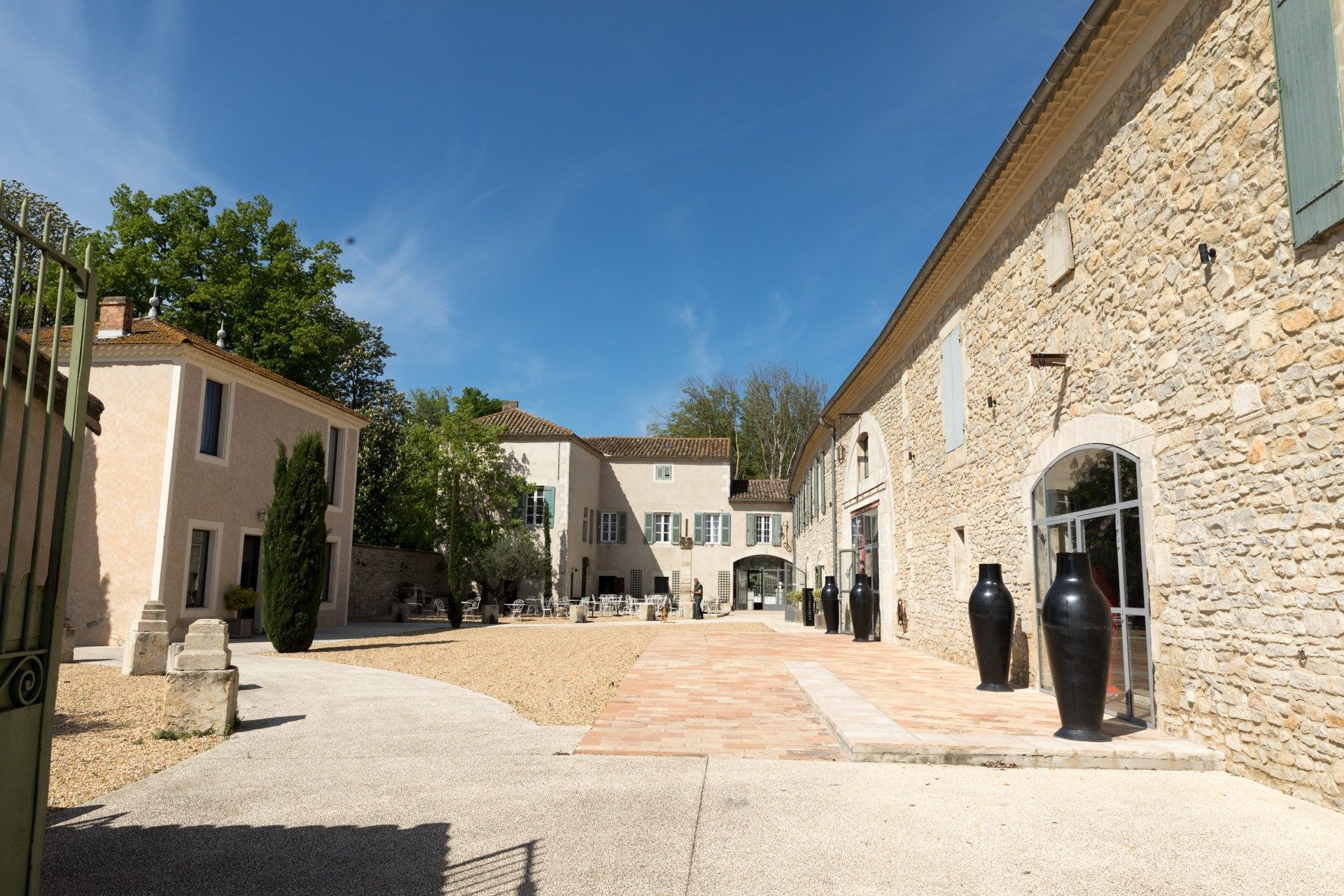 luxury property 35 Rooms for sale on NIMES (30000)