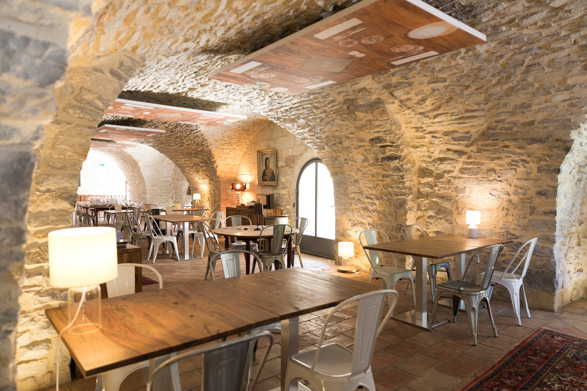 luxury property 35 Rooms for sale on NIMES (30000)