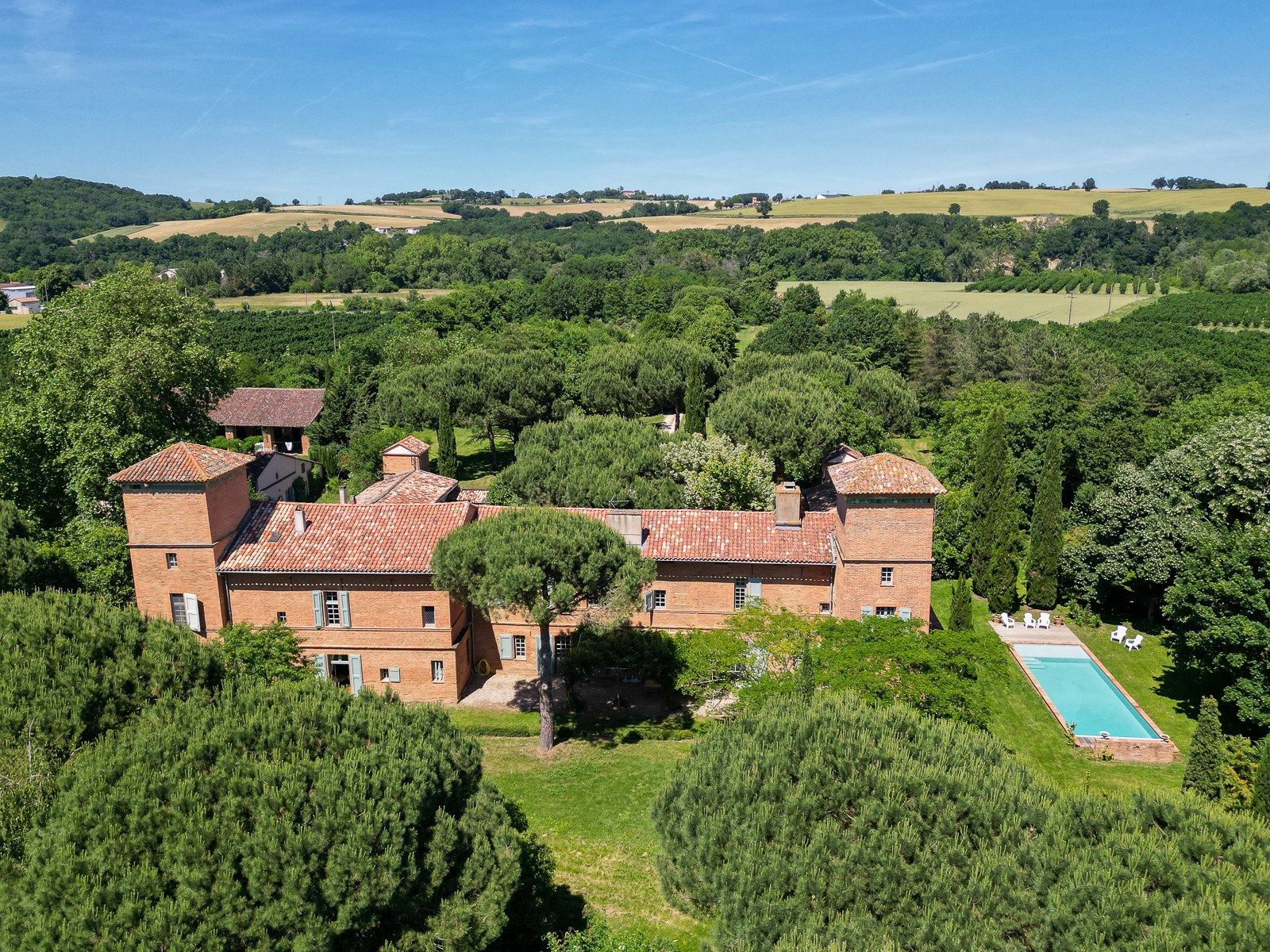 luxury house 20 Rooms for sale on TOULOUSE (31000)