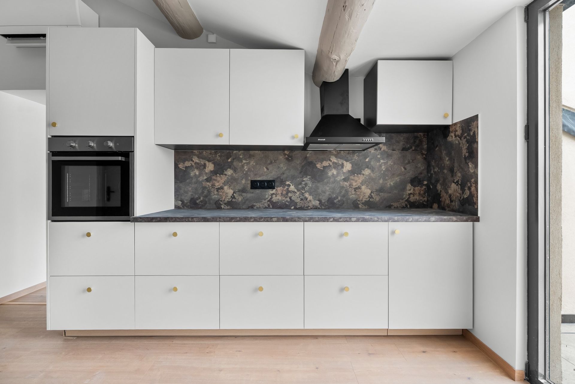 luxury apartment 3 Rooms for rent on MARSEILLE (13006)