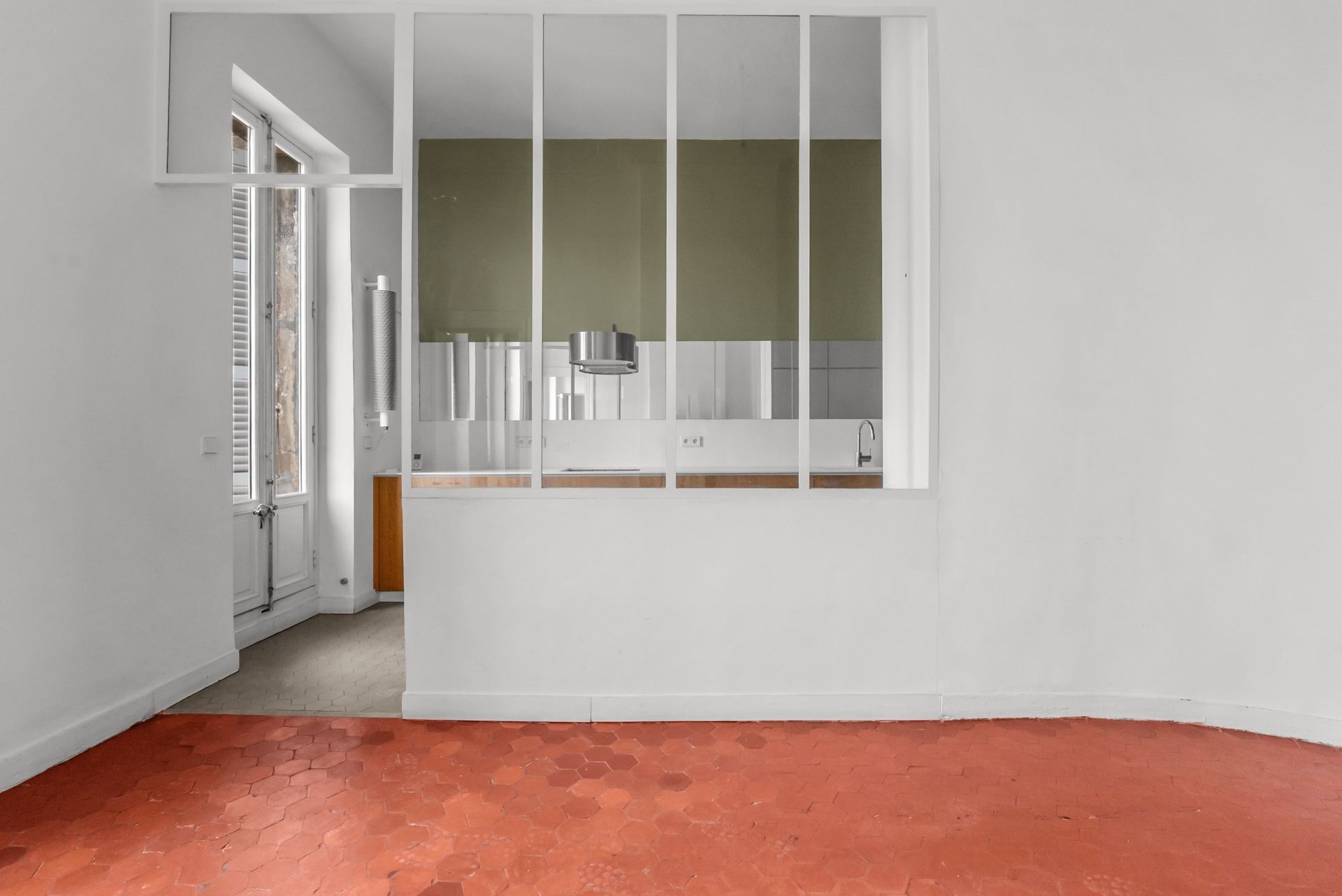 luxury apartment 6 Rooms for rent on MARSEILLE (13006)