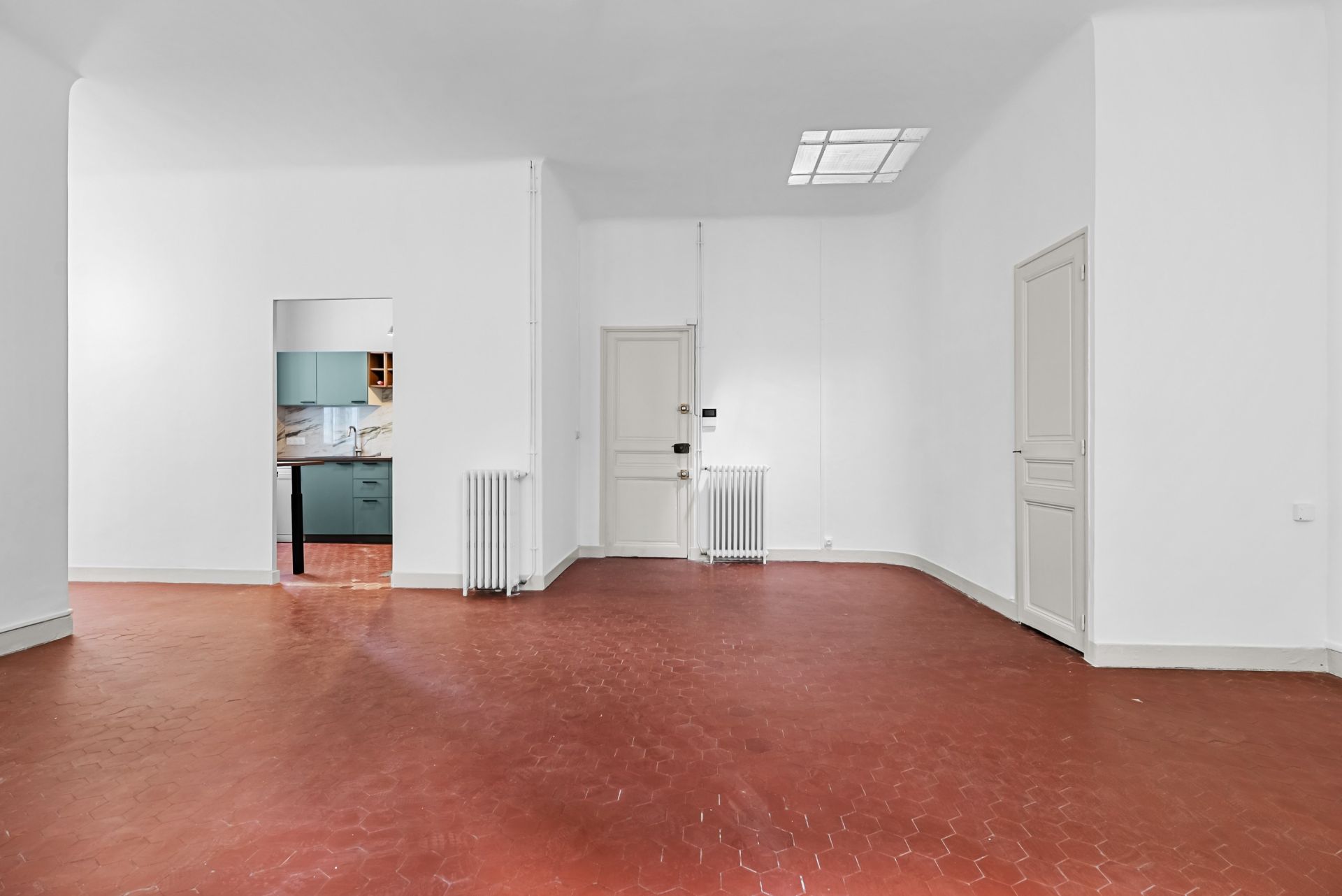 luxury apartment 4 Rooms for rent on MARSEILLE (13006)