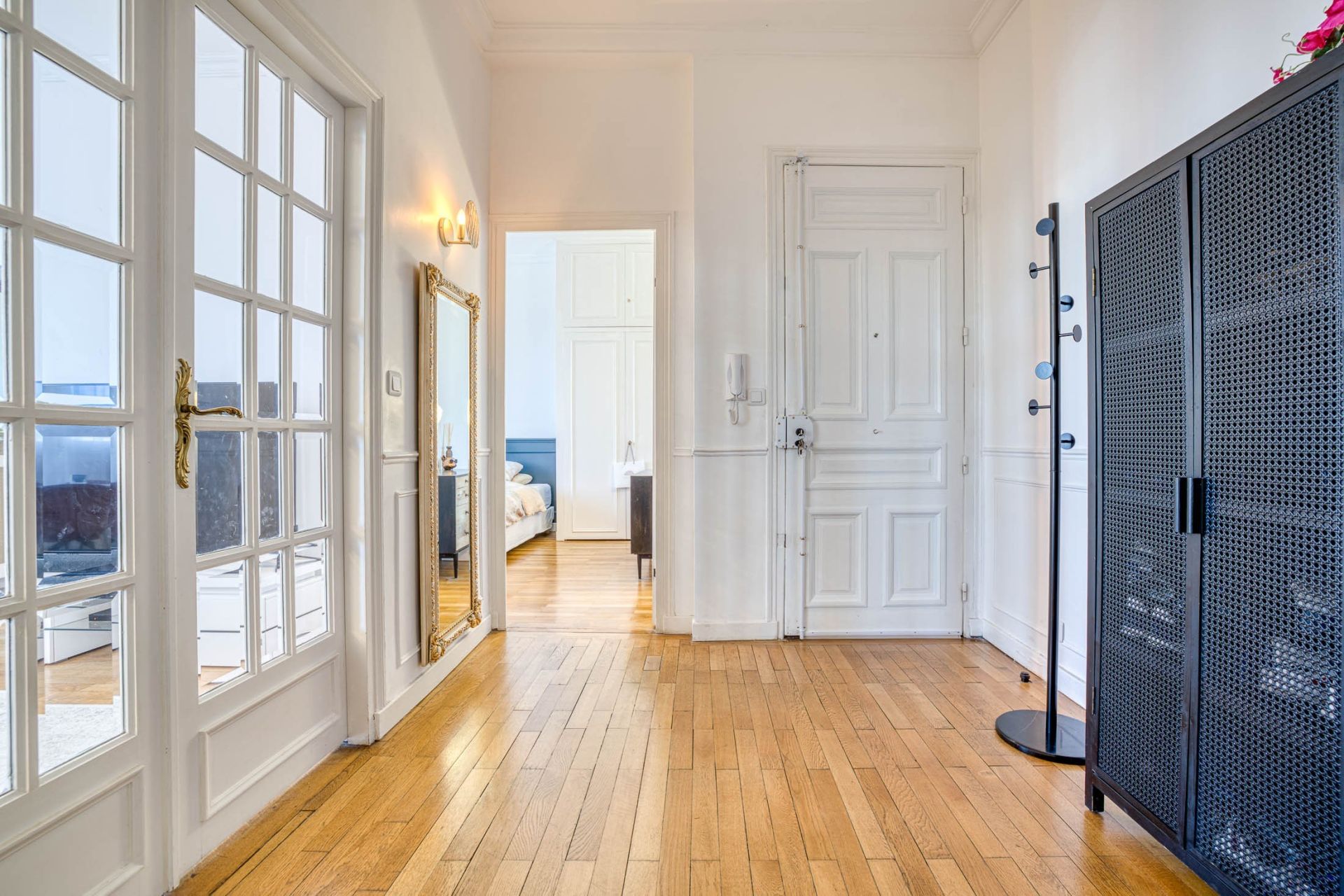 luxury apartment 4 Rooms for sale on ANNECY (74000)