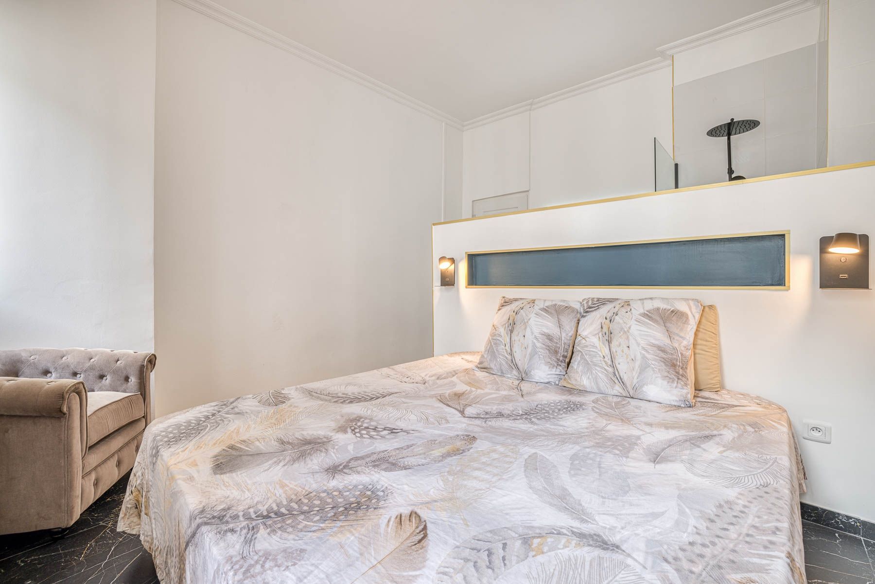 luxury apartment 4 Rooms for sale on ANNECY (74000)
