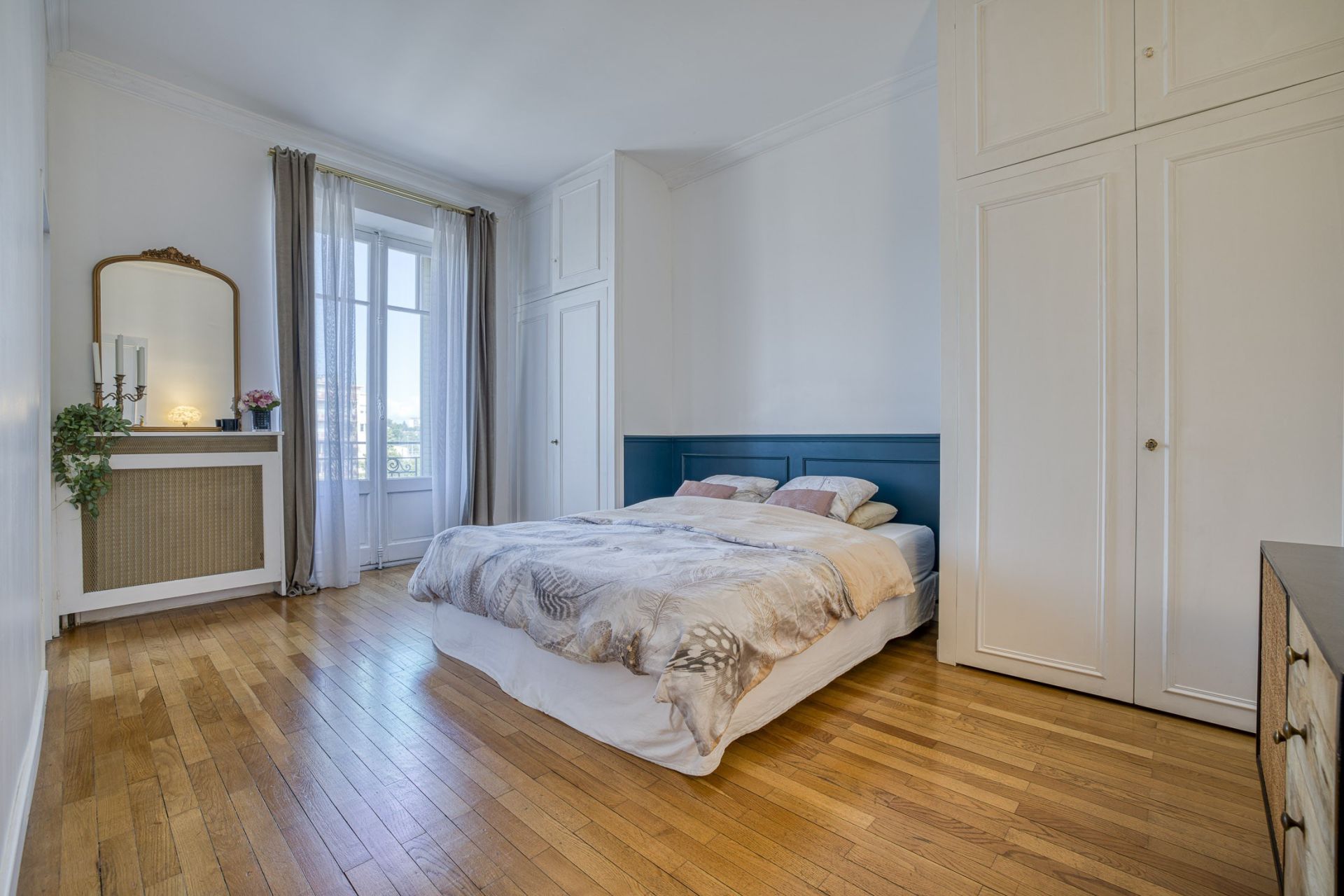 luxury apartment 4 Rooms for sale on ANNECY (74000)