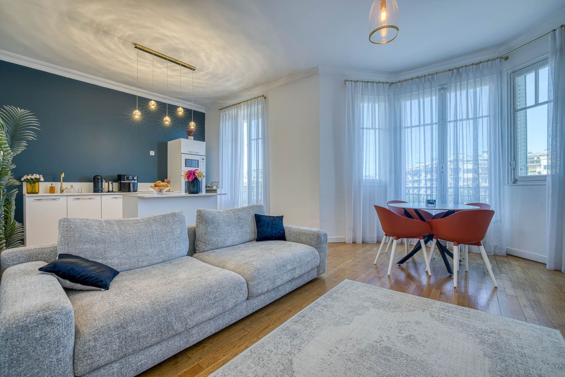 luxury apartment 4 Rooms for sale on ANNECY (74000)