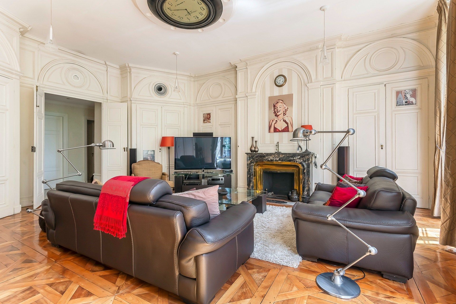 luxury apartment 4 Rooms for sale on LYON (69006)