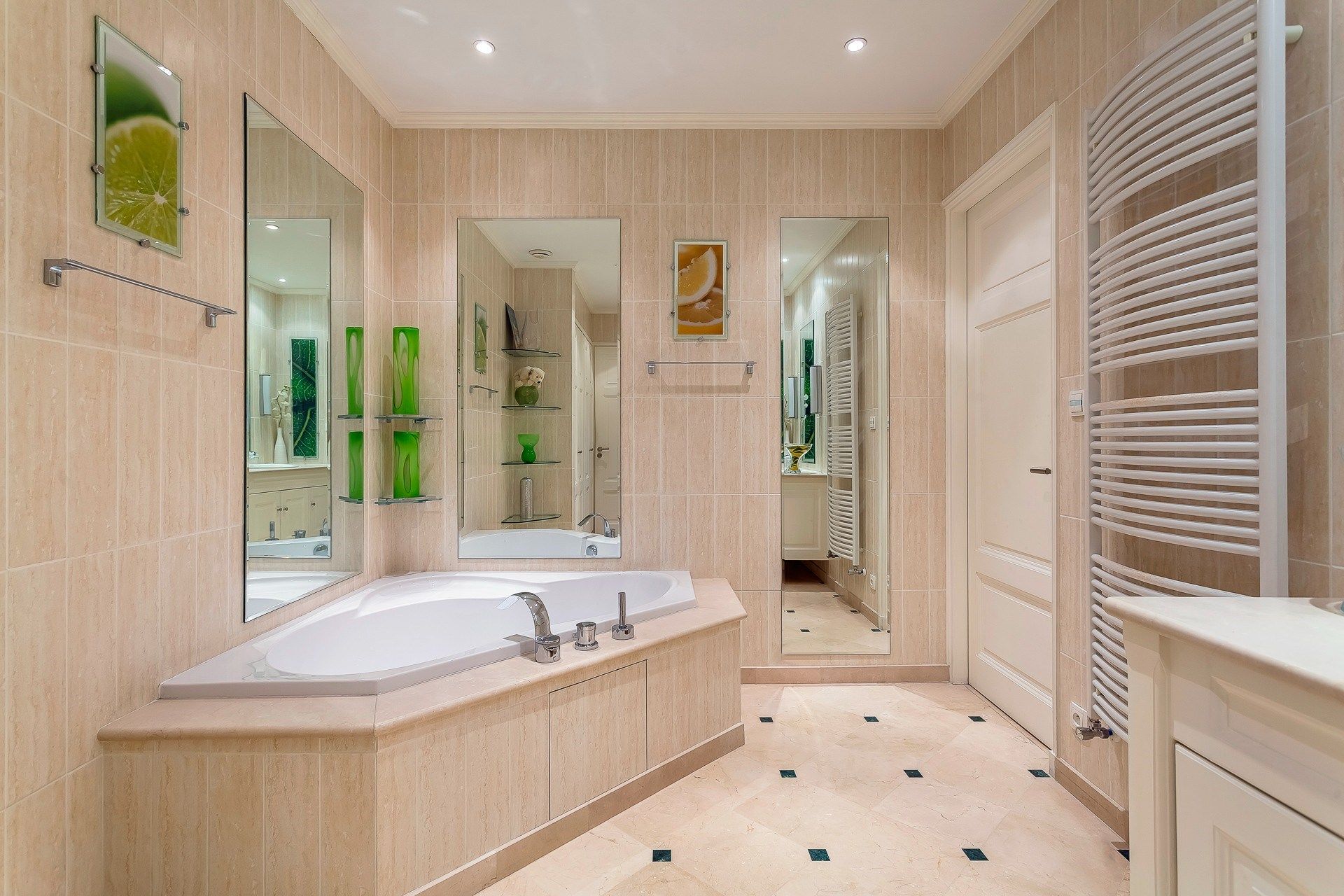luxury apartment 4 Rooms for sale on LYON (69006)