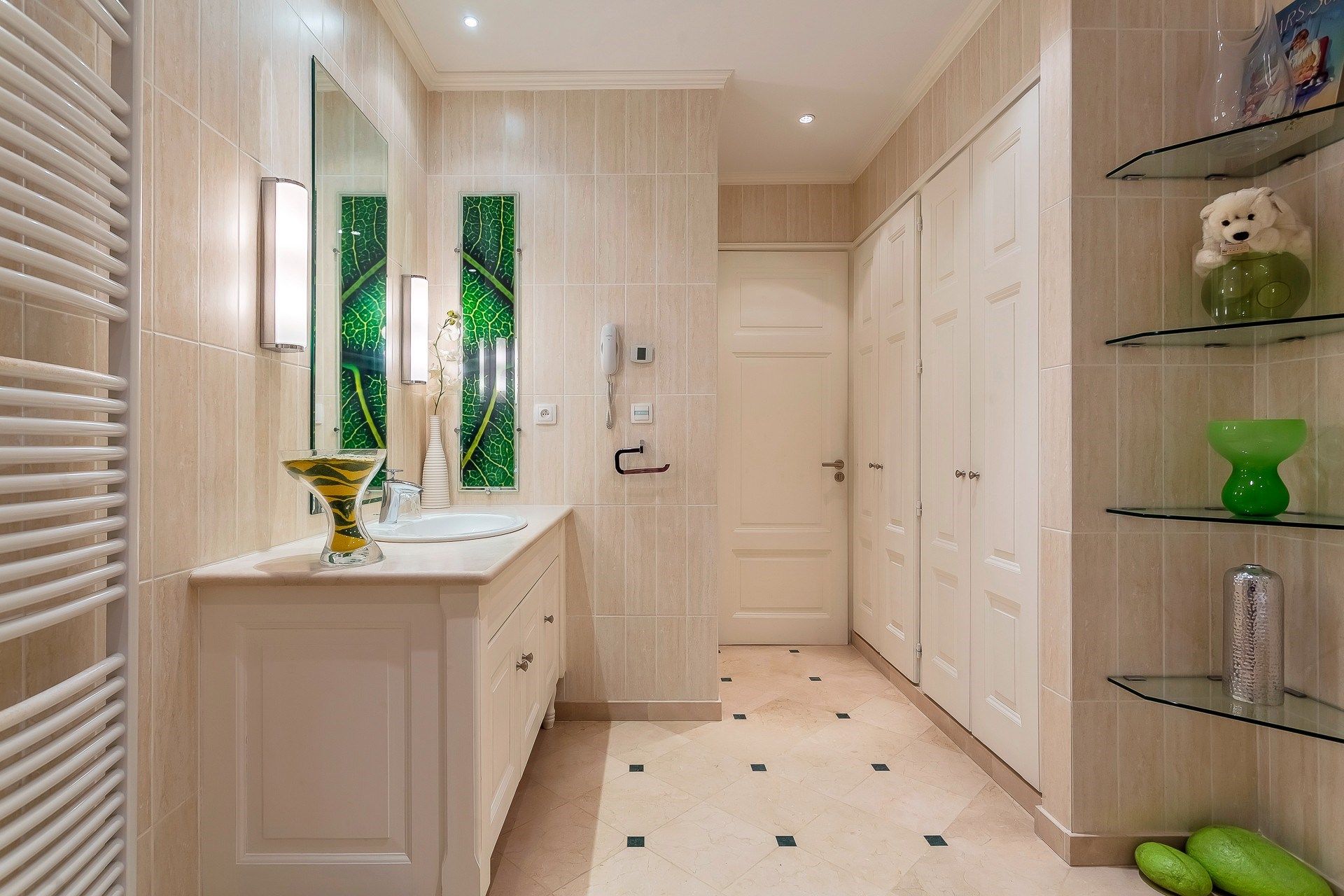 luxury apartment 4 Rooms for sale on LYON (69006)
