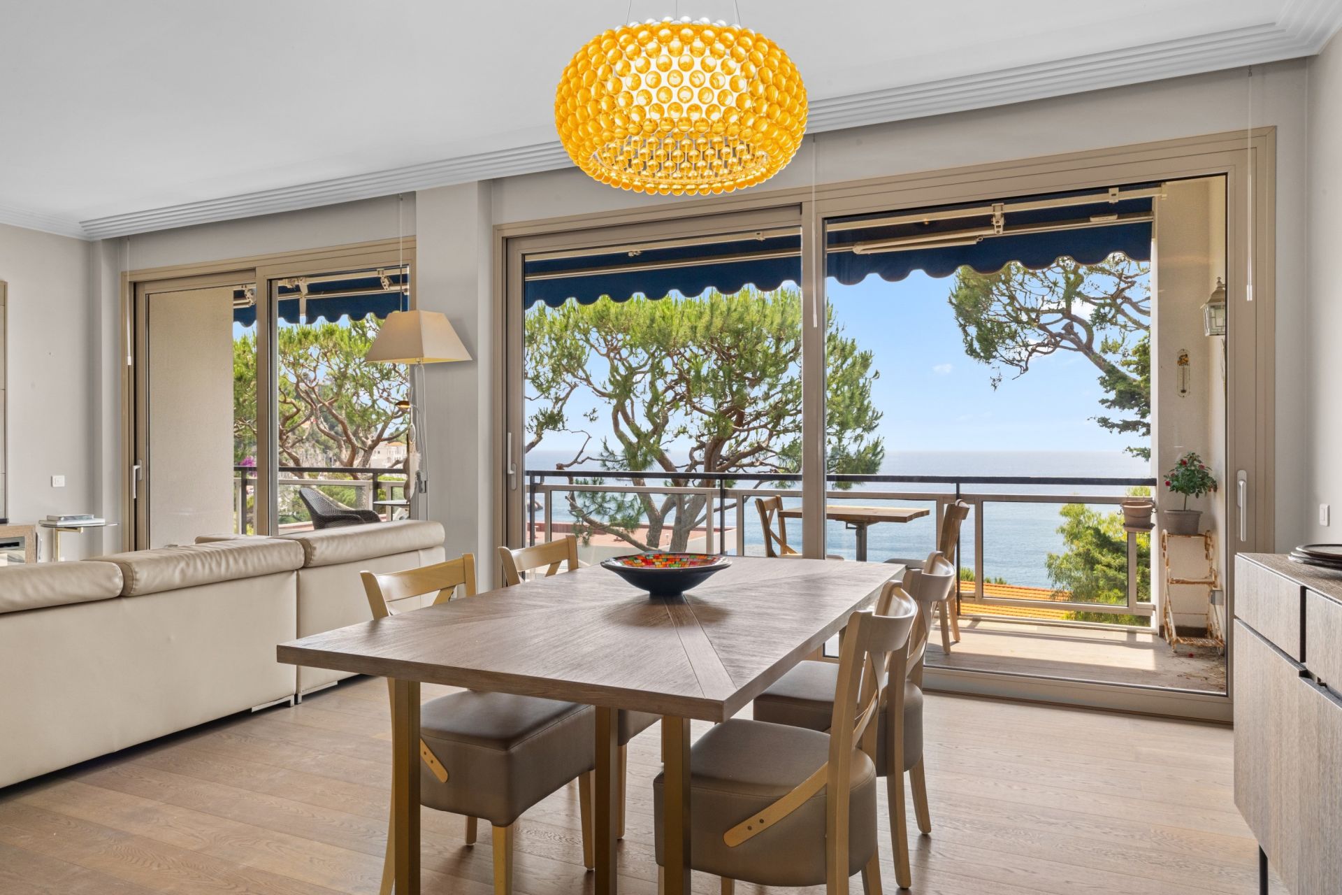 luxury apartment 4 Rooms for sale on NICE (06000)