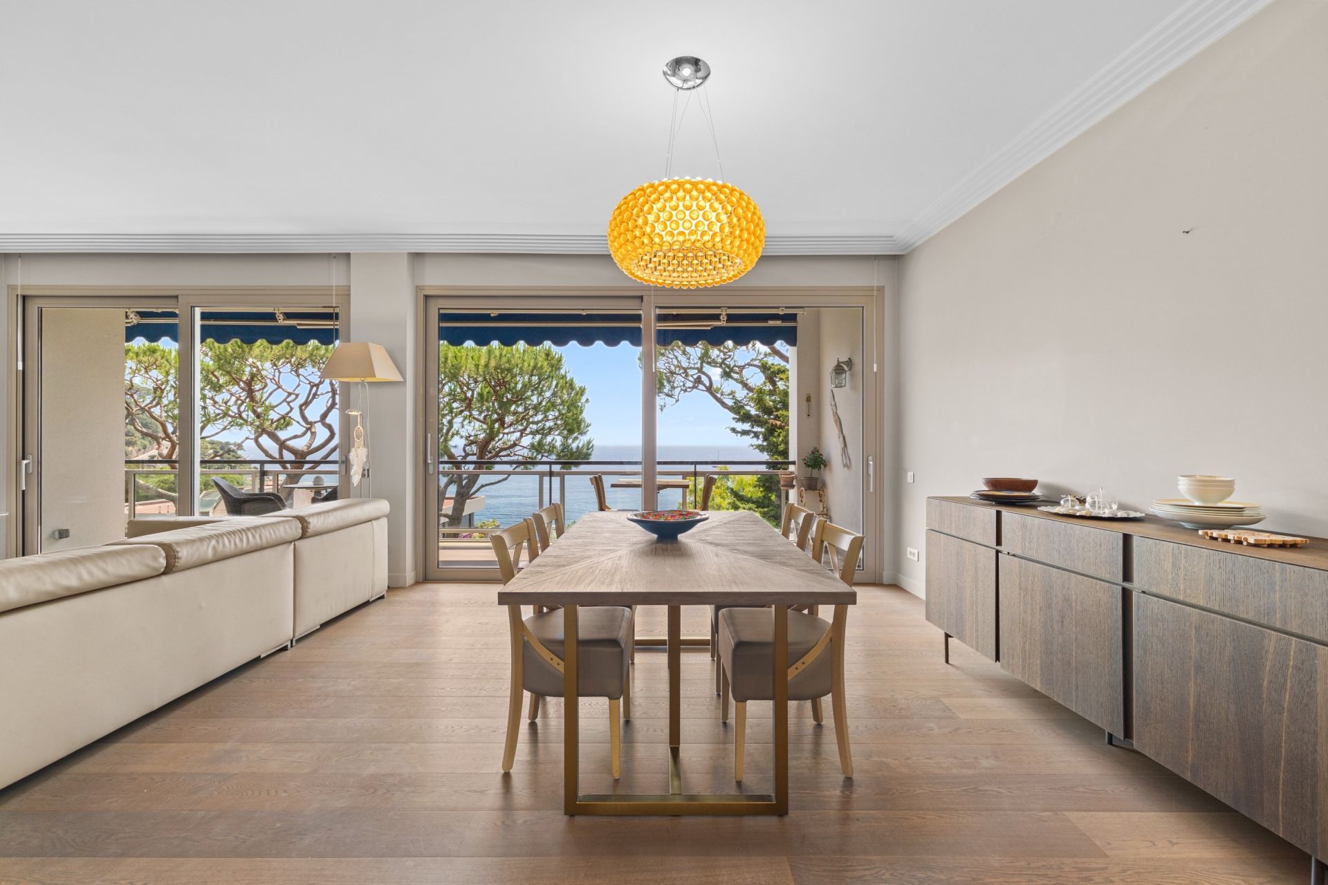 luxury apartment 4 Rooms for sale on NICE (06000)