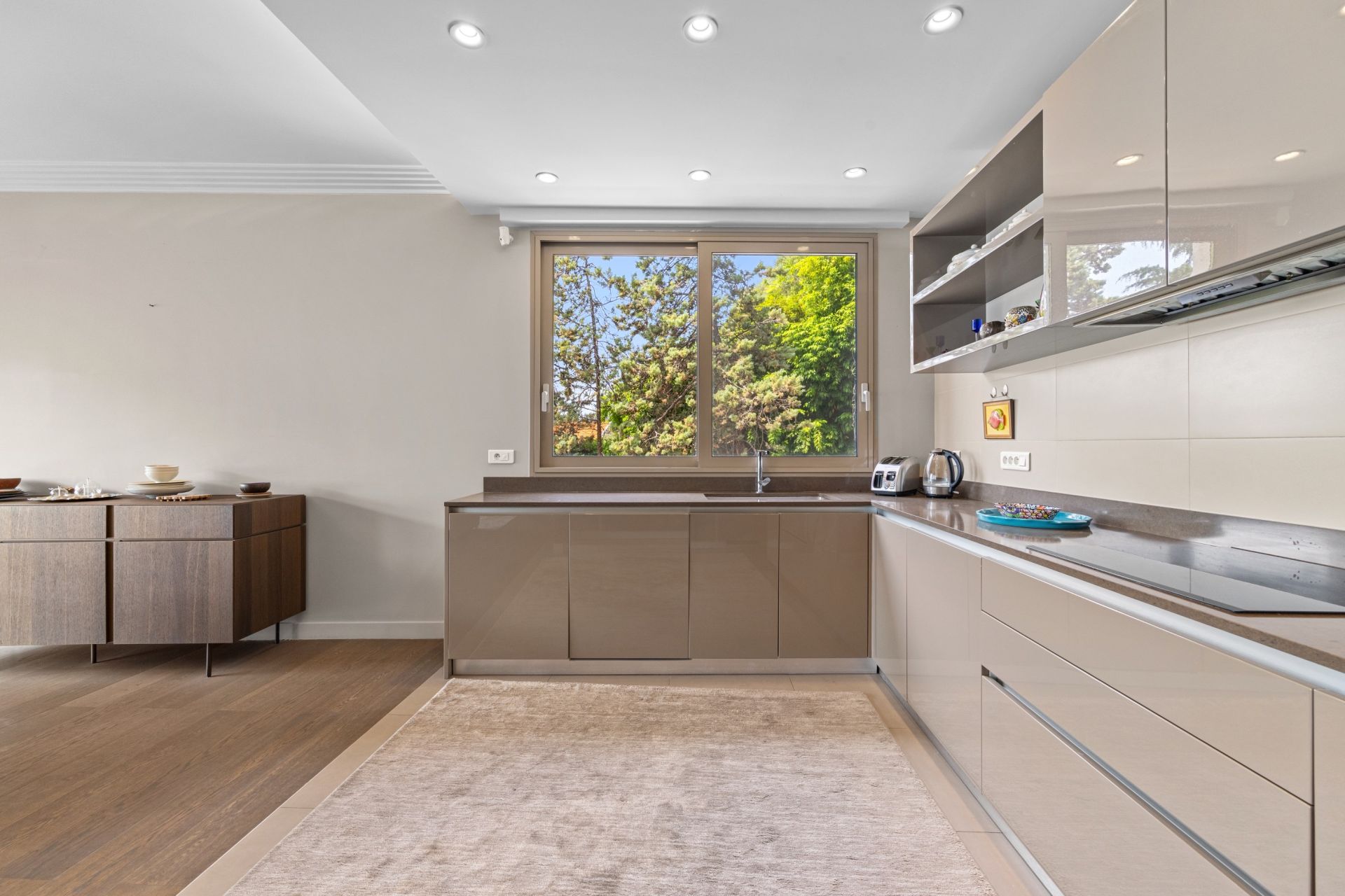 luxury apartment 4 Rooms for sale on NICE (06000)