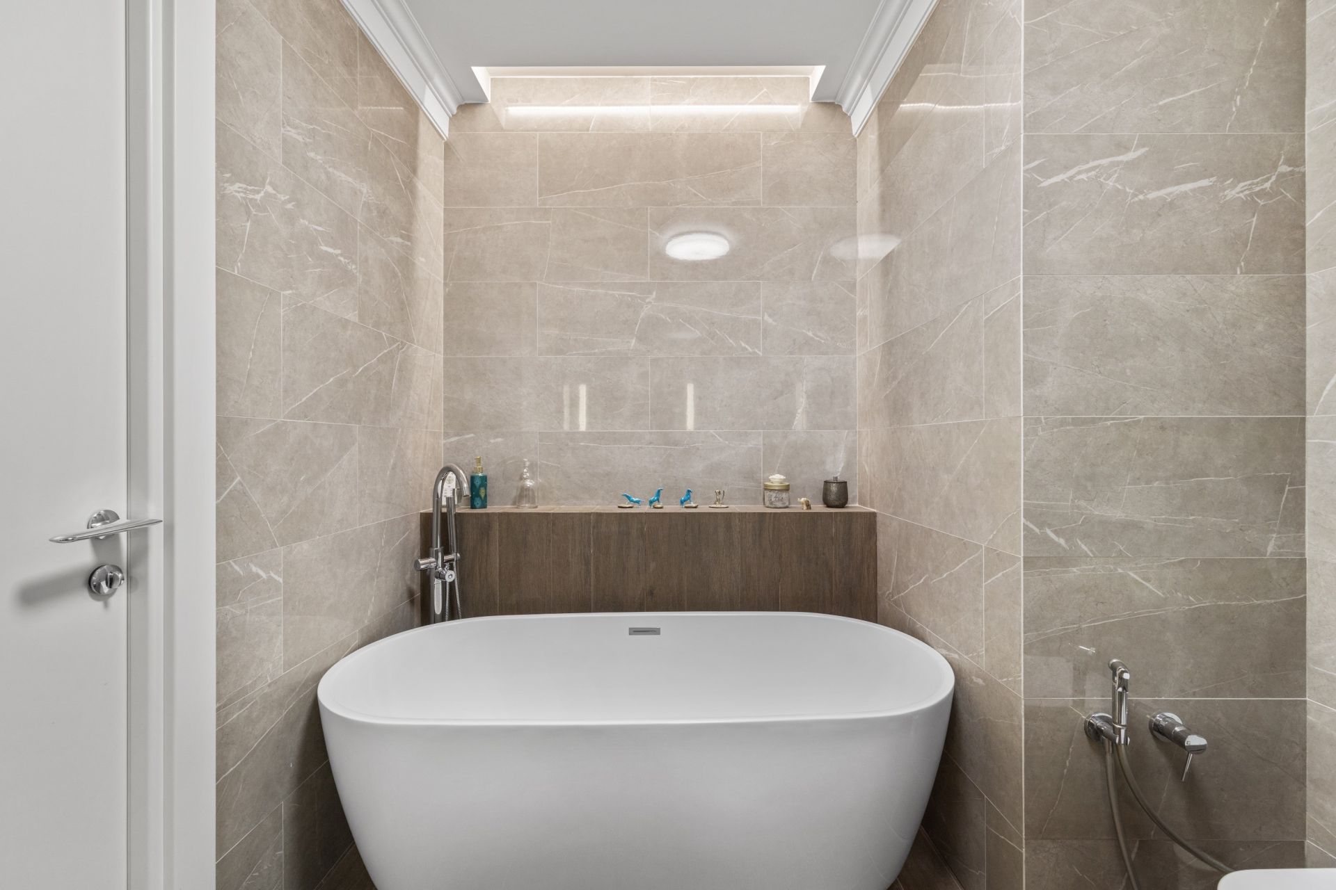 luxury apartment 4 Rooms for sale on NICE (06000)