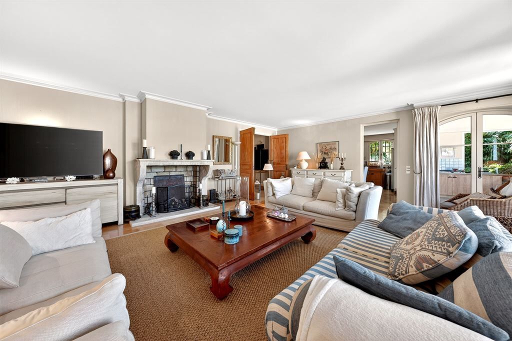 luxury villa 7 Rooms for sale on MOUGINS (06250)