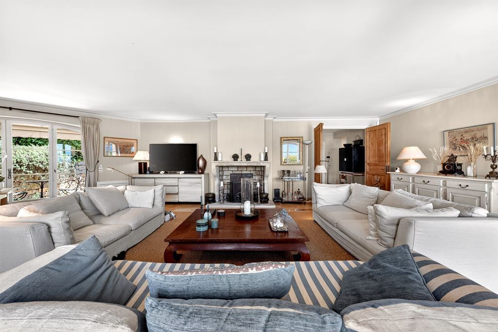 luxury villa 7 Rooms for sale on MOUGINS (06250)