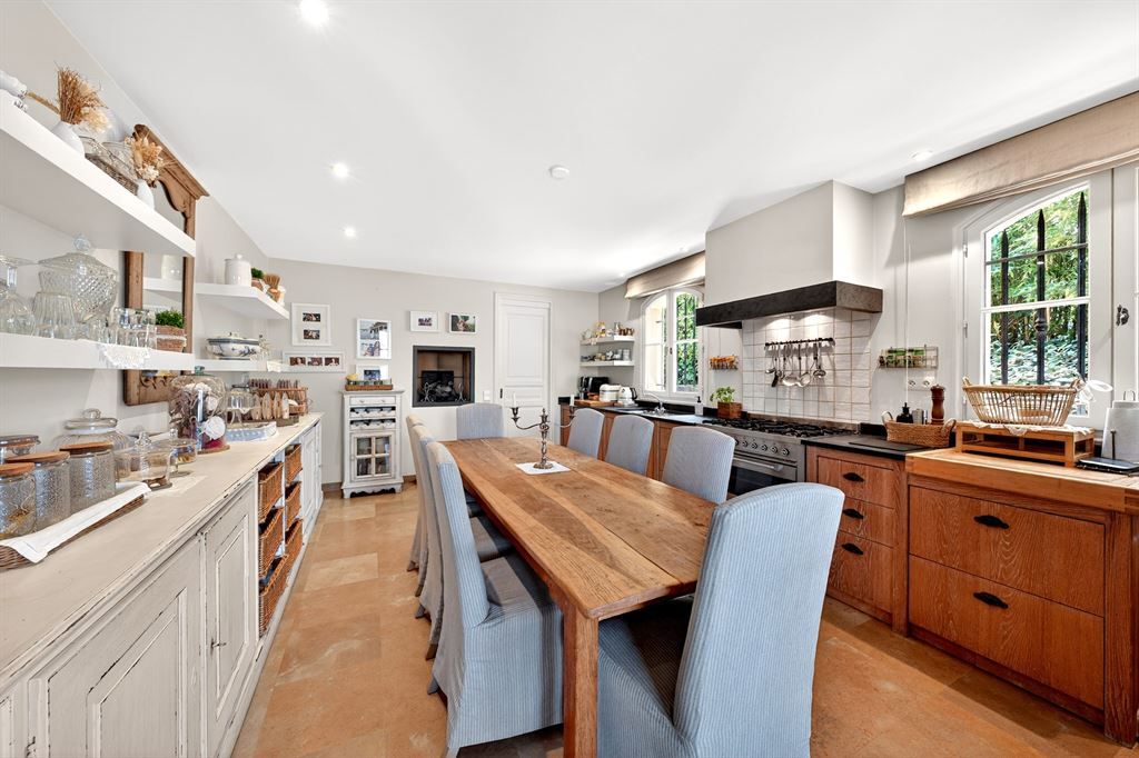 luxury villa 7 Rooms for sale on MOUGINS (06250)
