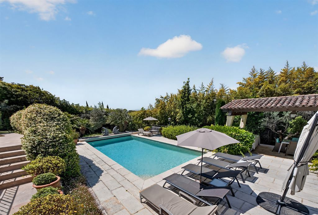 luxury villa 7 Rooms for sale on MOUGINS (06250)