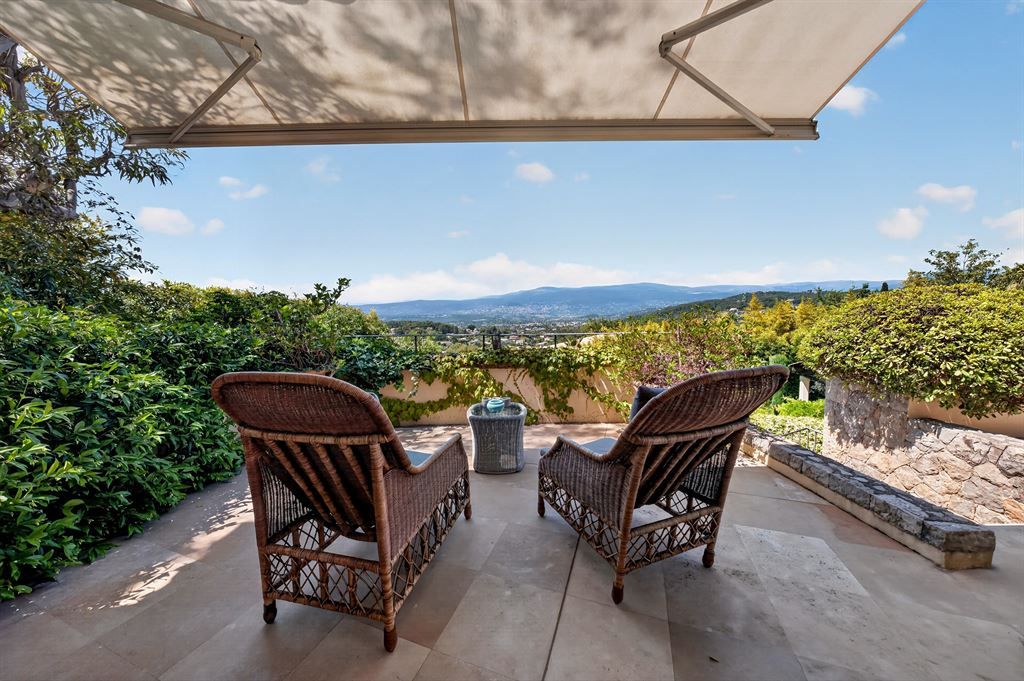 luxury villa 7 Rooms for sale on MOUGINS (06250)