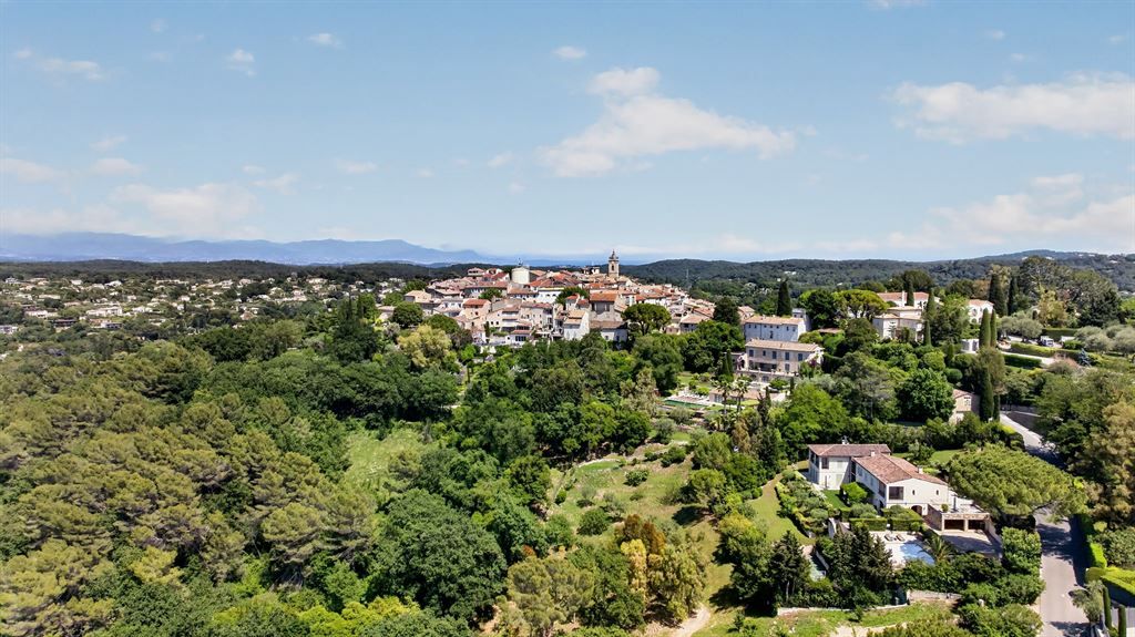 luxury villa 7 Rooms for sale on MOUGINS (06250)