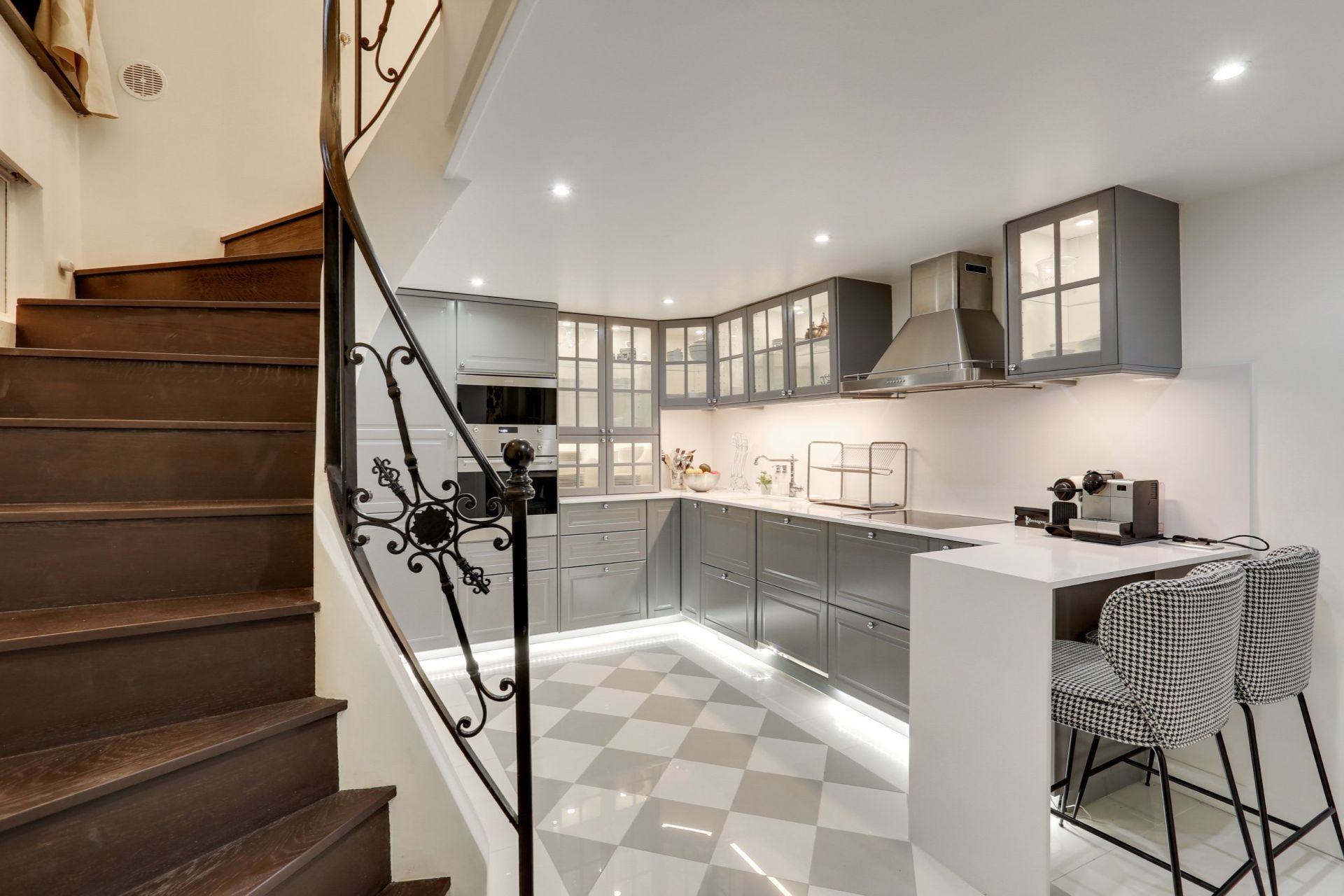 appartement de luxe 7 Pièces en location sur PARIS (75116)