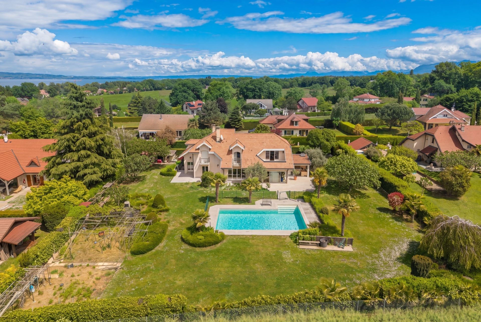 luxury house 7 Rooms for sale on NERNIER (74140)