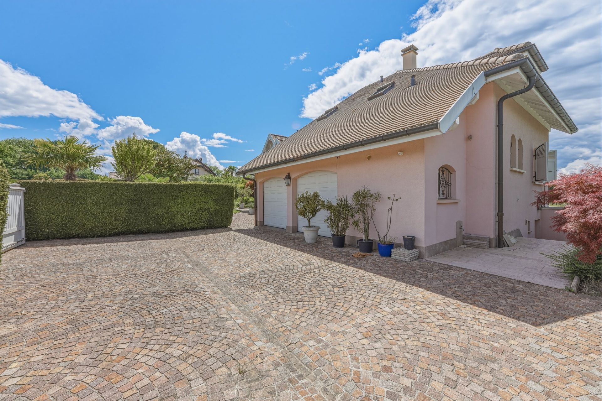 luxury house 7 Rooms for sale on NERNIER (74140)
