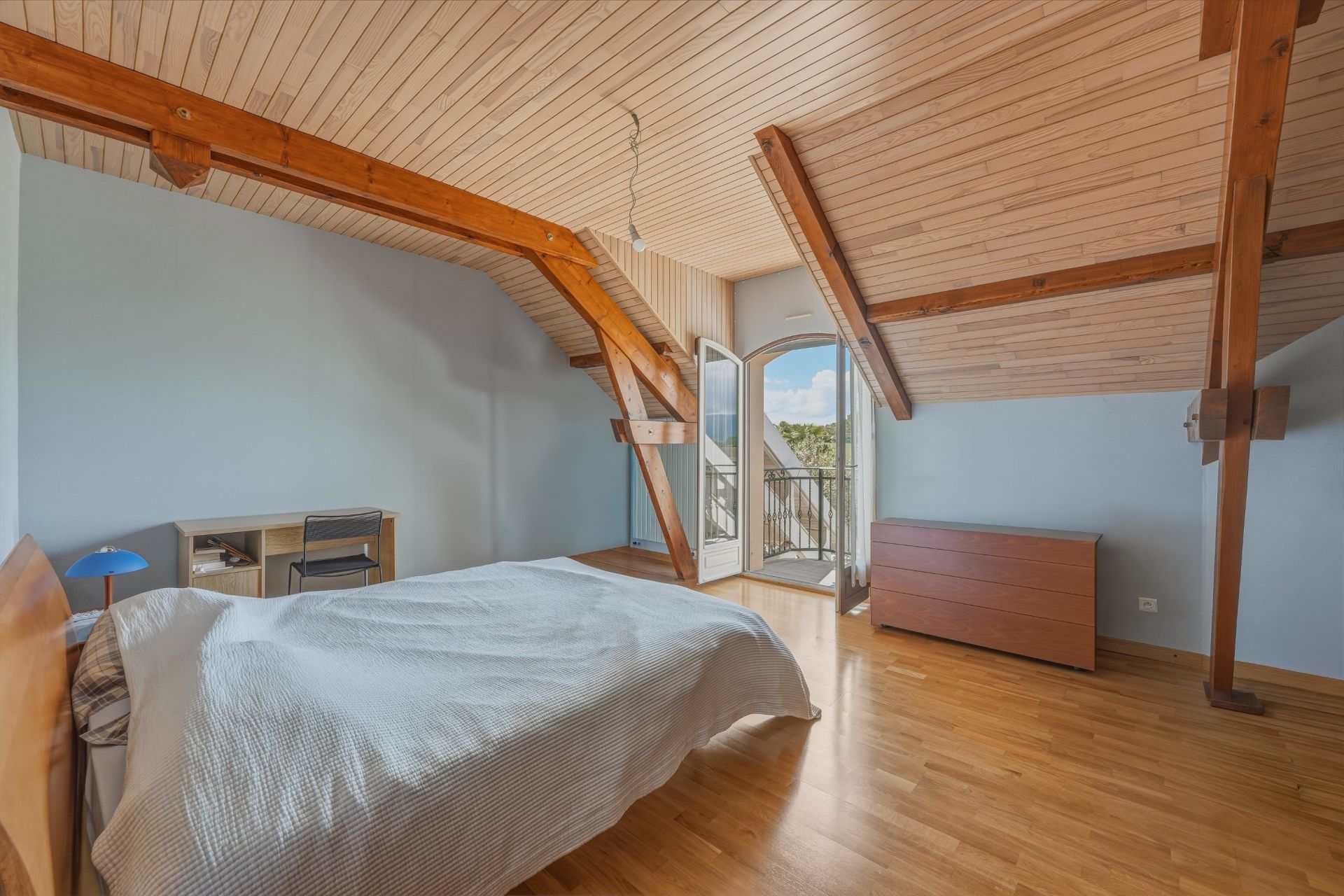 luxury house 7 Rooms for sale on NERNIER (74140)