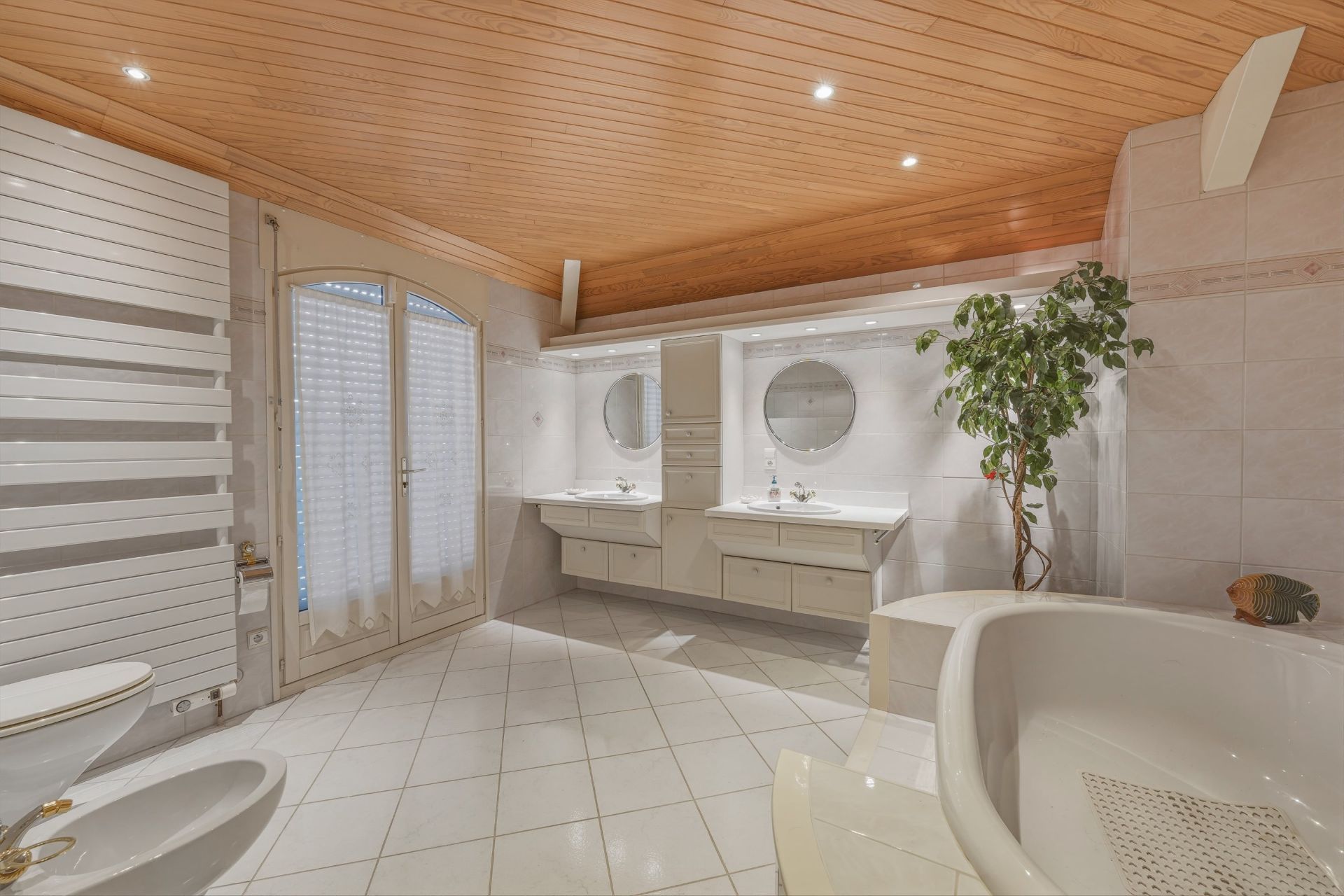 luxury house 7 Rooms for sale on NERNIER (74140)