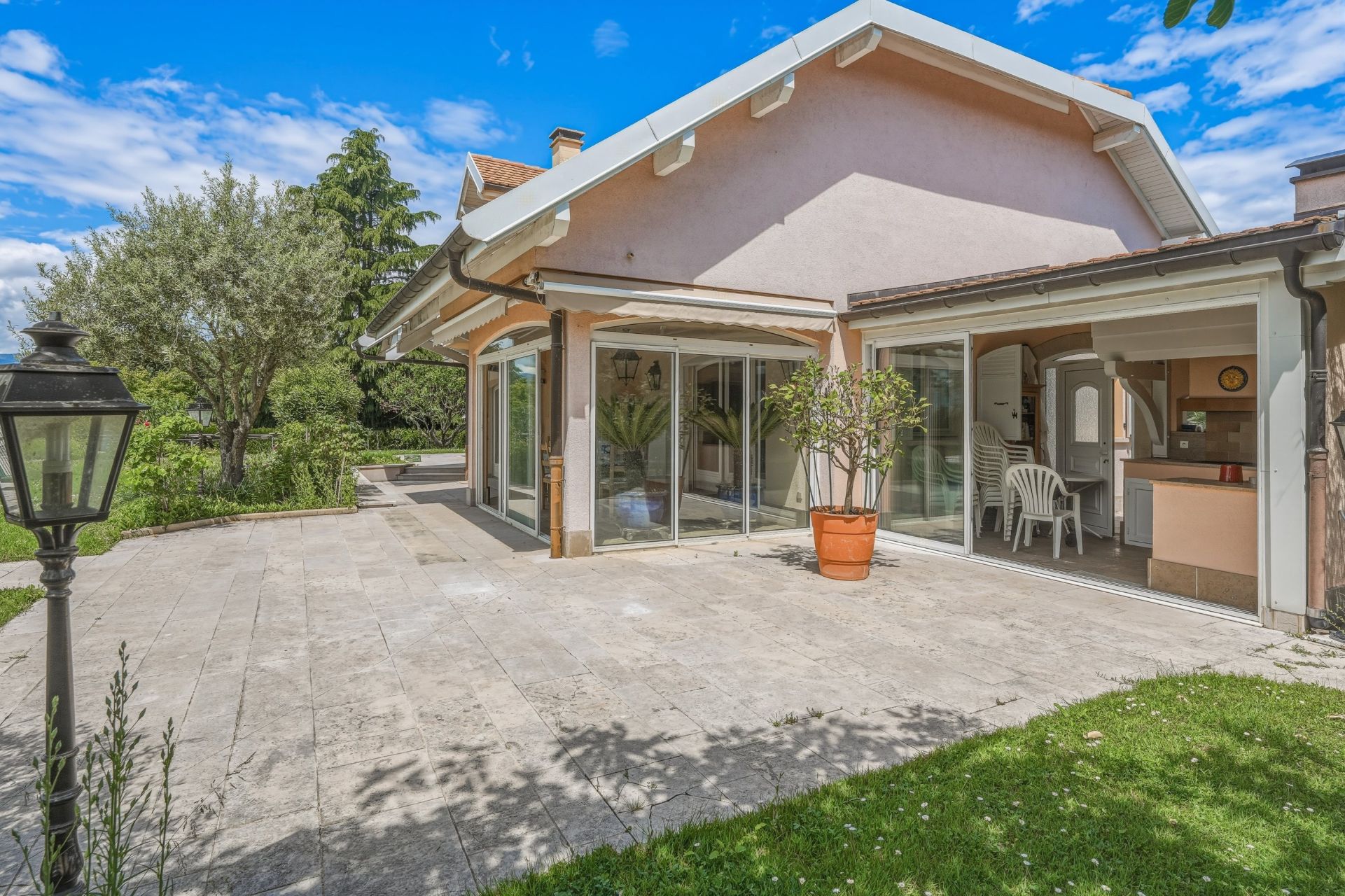 luxury house 7 Rooms for sale on NERNIER (74140)
