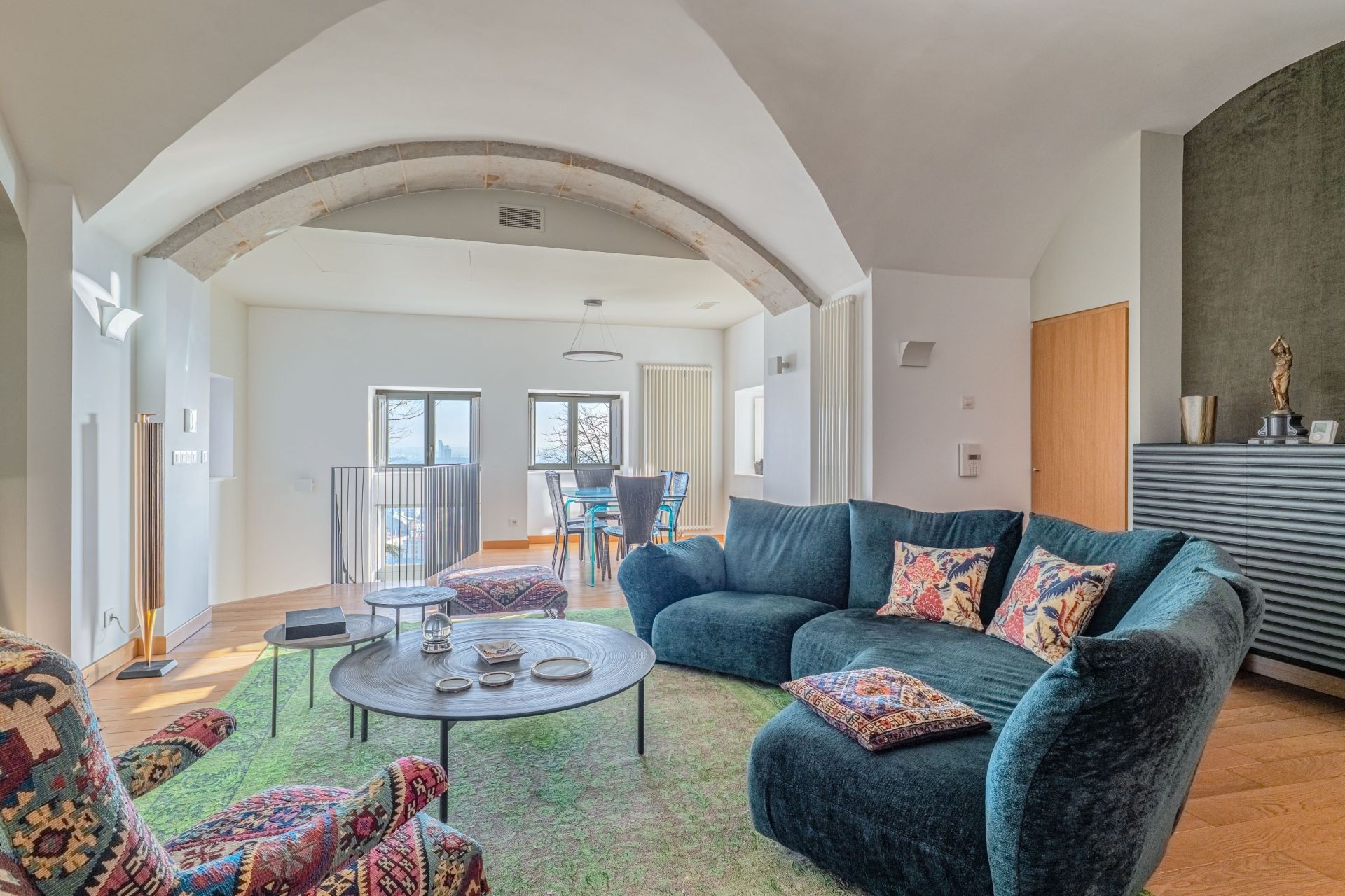 luxury apartment 5 Rooms for sale on LYON (69005)
