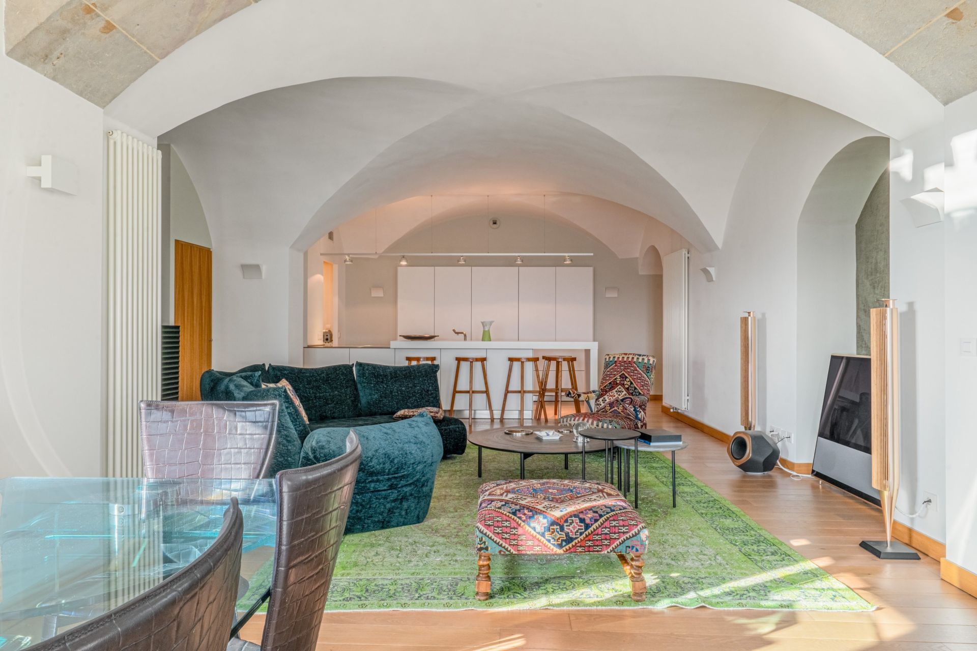 luxury apartment 5 Rooms for sale on LYON (69005)