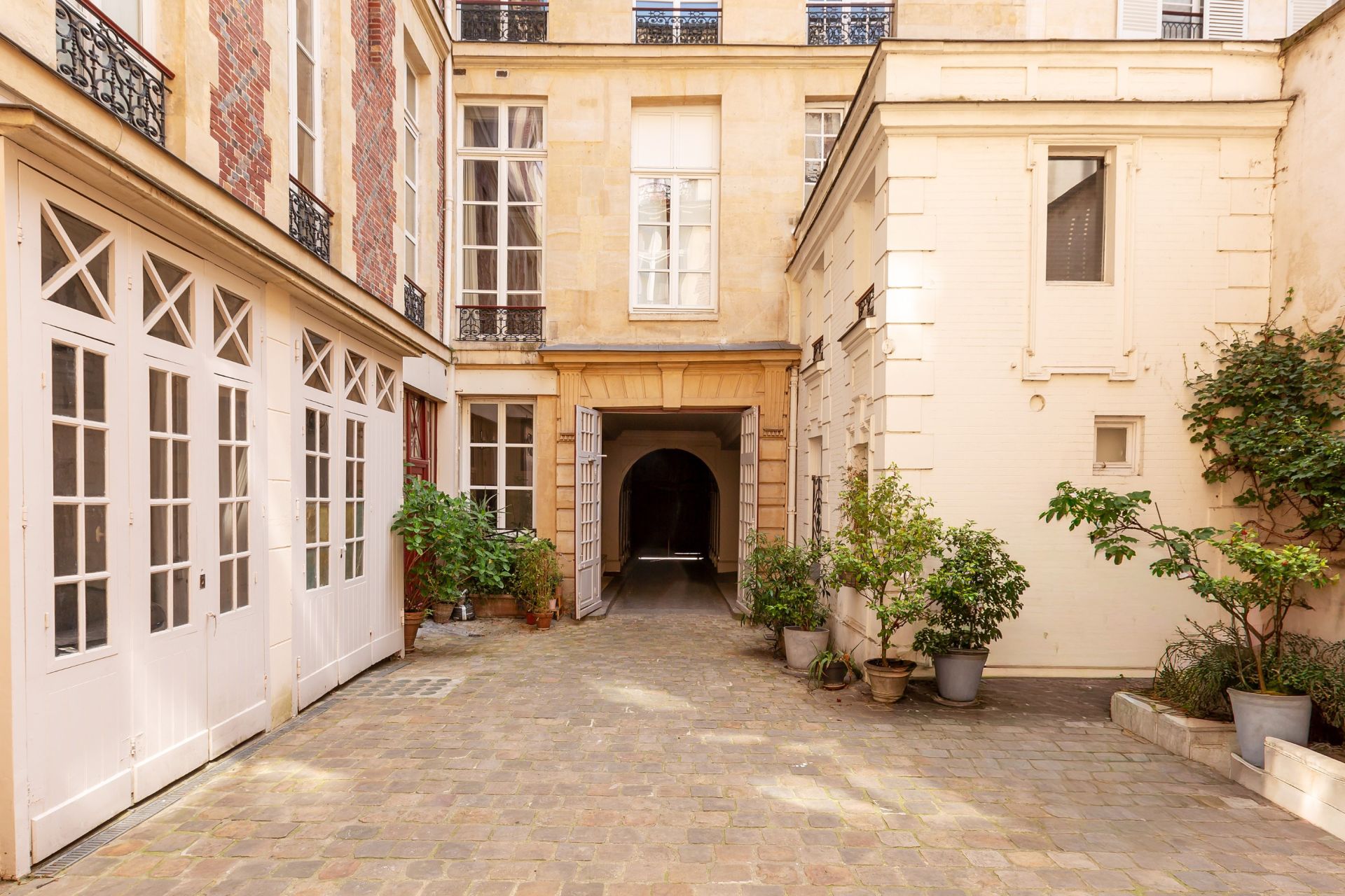 luxury apartment 3 Rooms for sale on PARIS (75004)