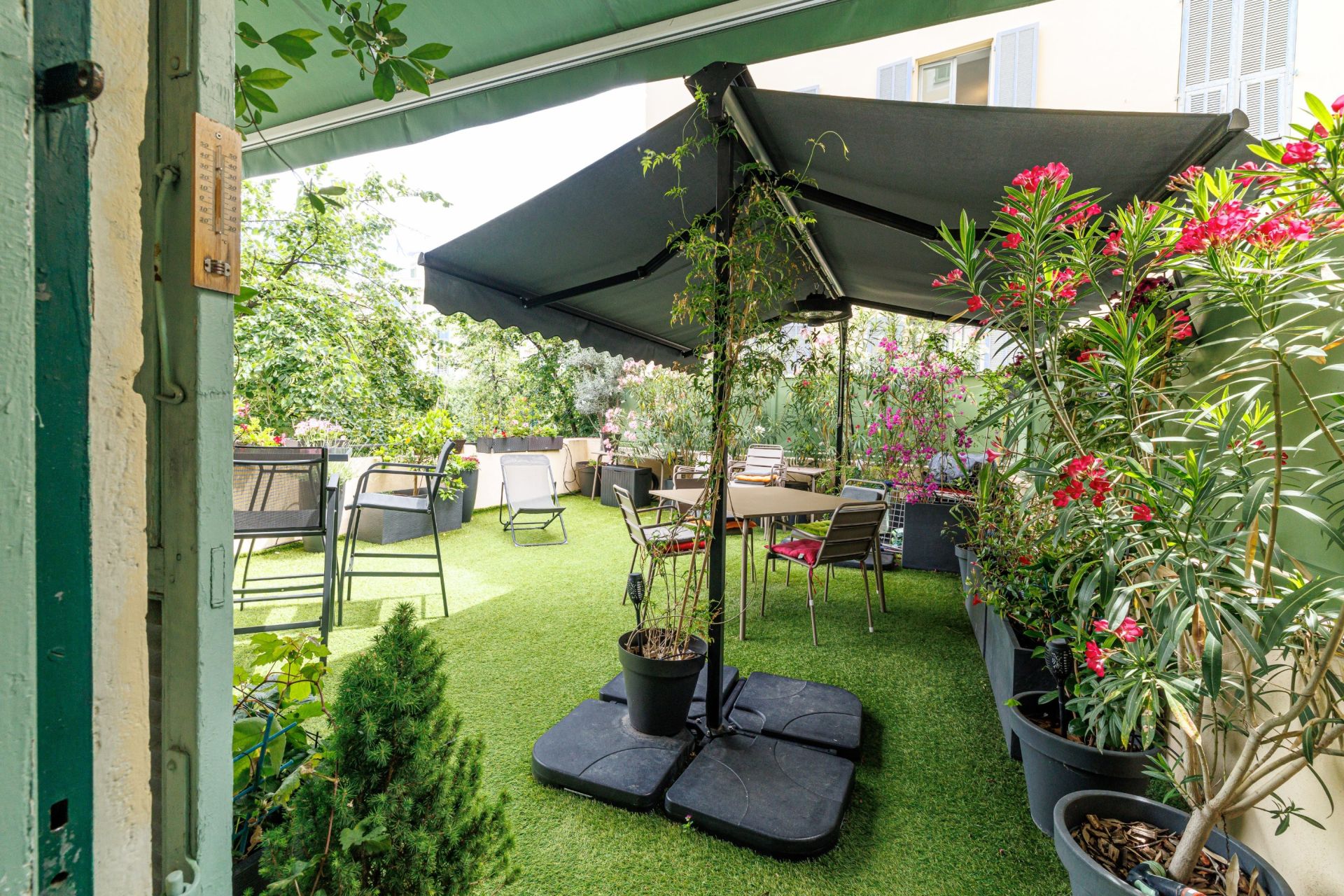 luxury apartment 4 Rooms for sale on NICE (06000)