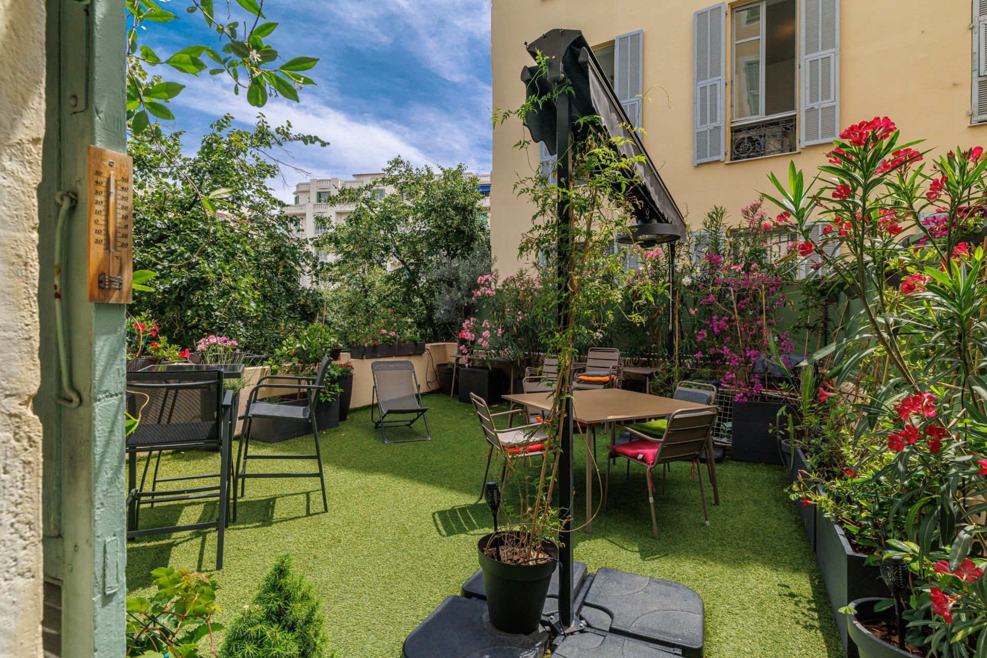 luxury apartment 4 Rooms for sale on NICE (06000)