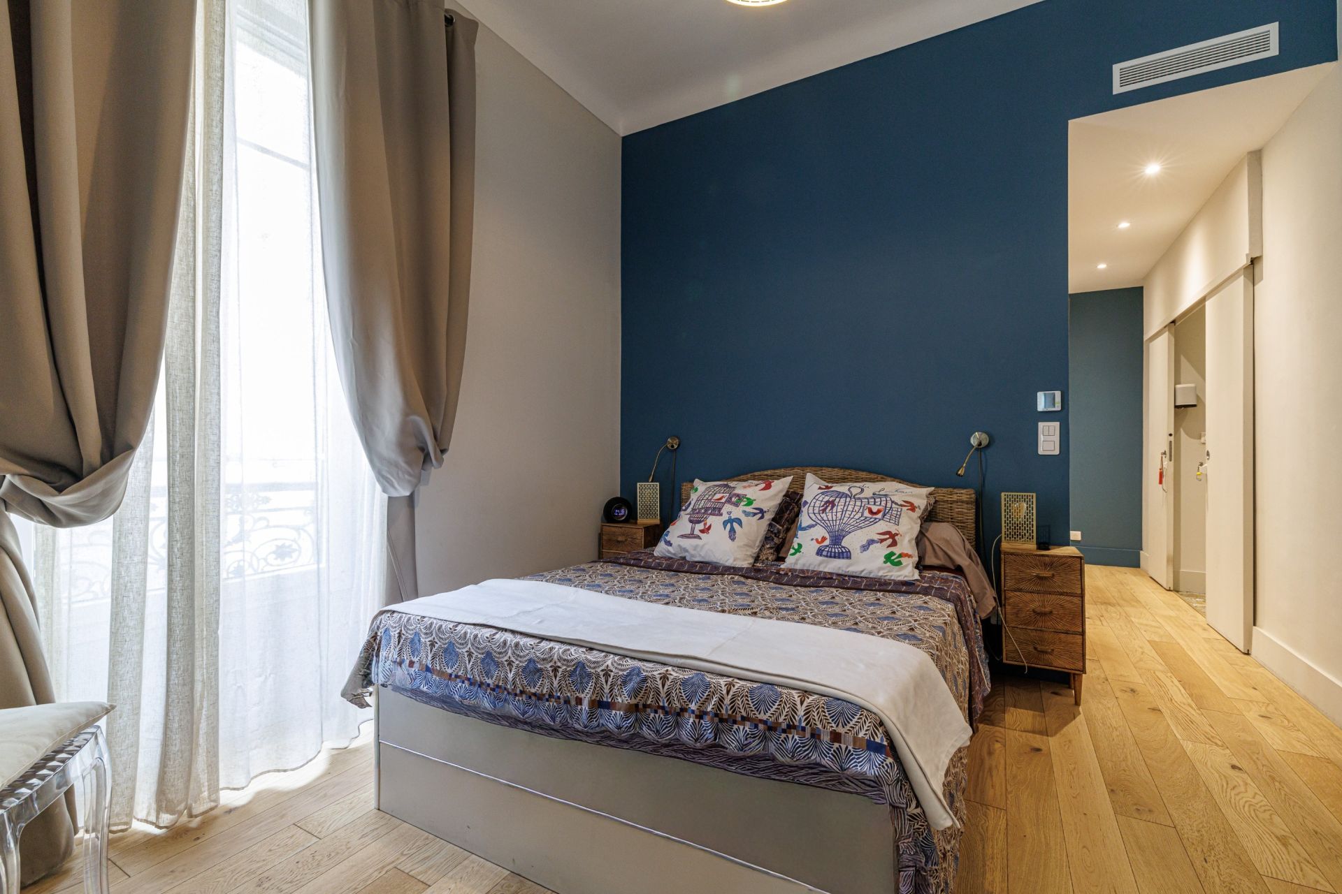 luxury apartment 4 Rooms for sale on NICE (06000)