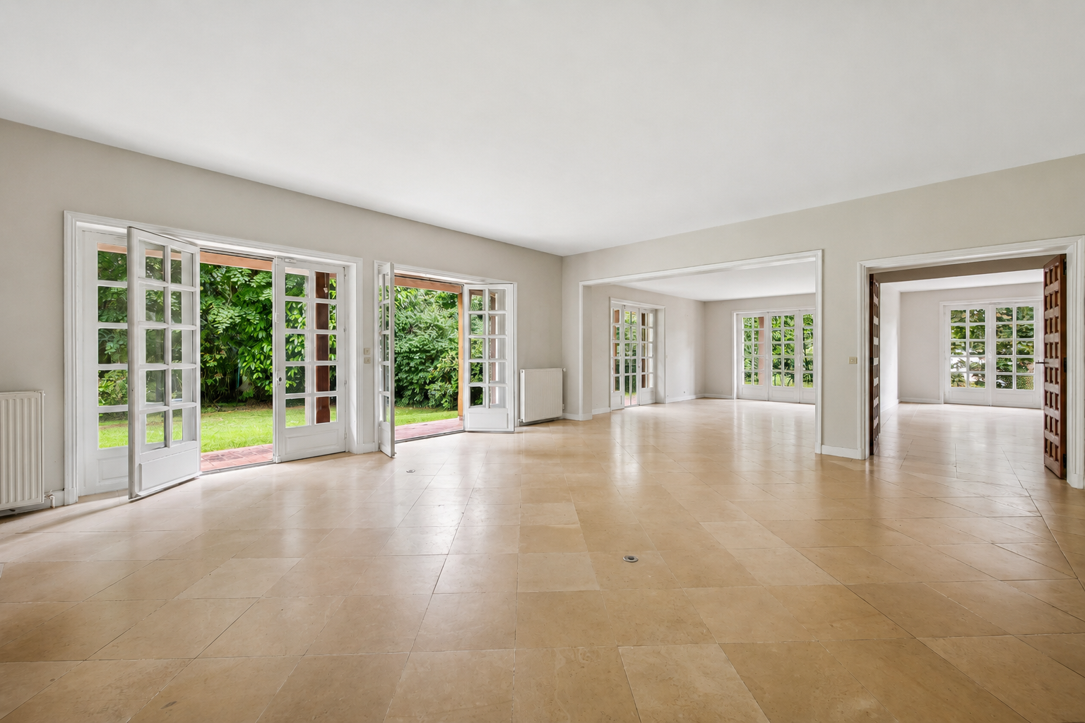 luxury house 10 Rooms for sale on GARCHES (92380)