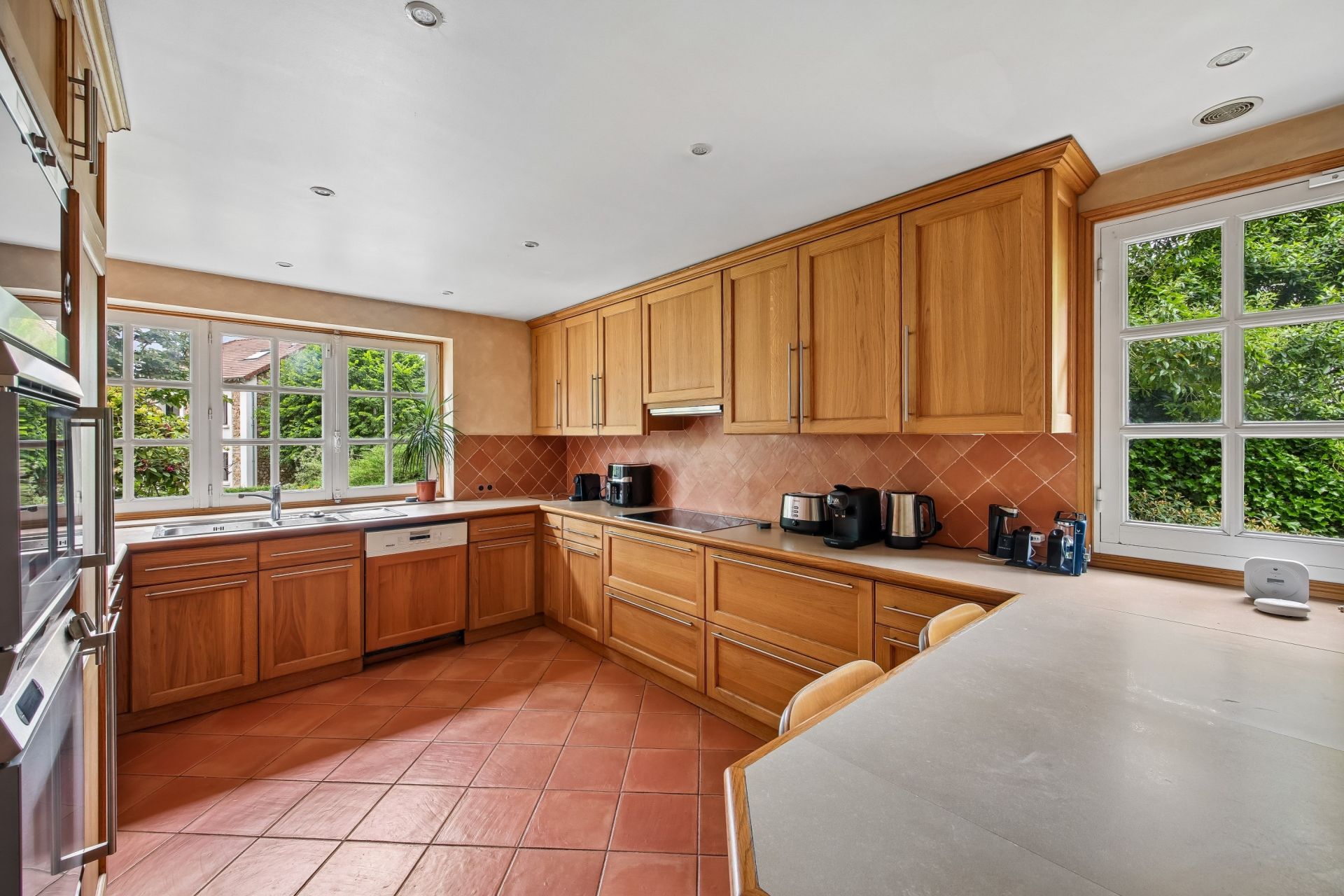luxury house 10 Rooms for sale on GARCHES (92380)