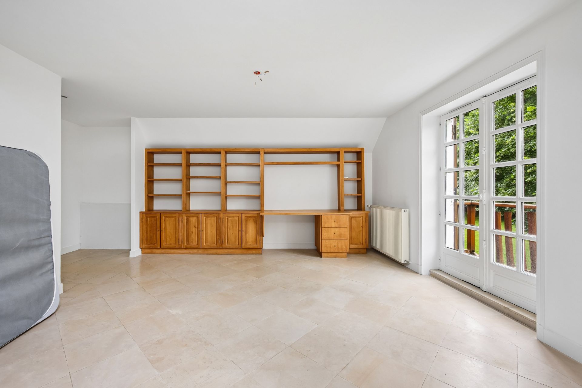 luxury house 10 Rooms for sale on GARCHES (92380)