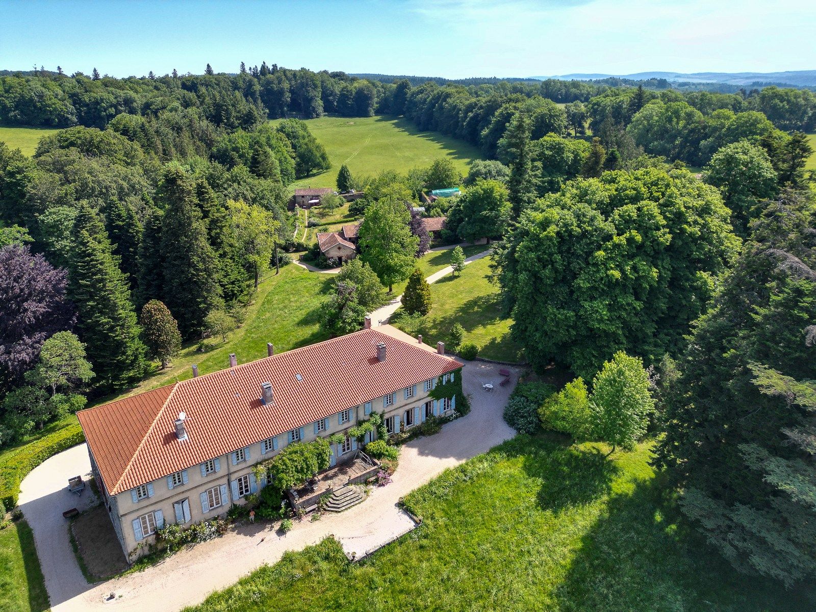 mansion 42 Rooms for sale on SOREZE (81540)