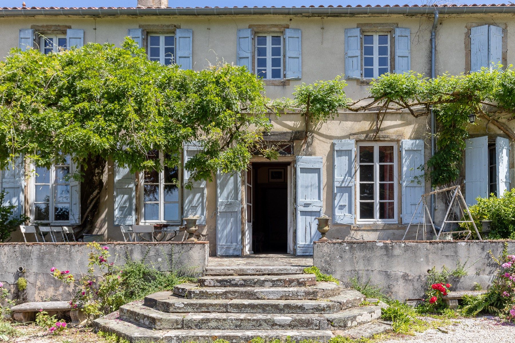 mansion 42 Rooms for sale on SOREZE (81540)