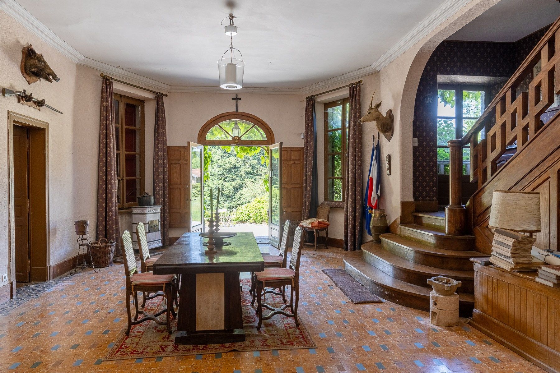 mansion 42 Rooms for sale on SOREZE (81540)