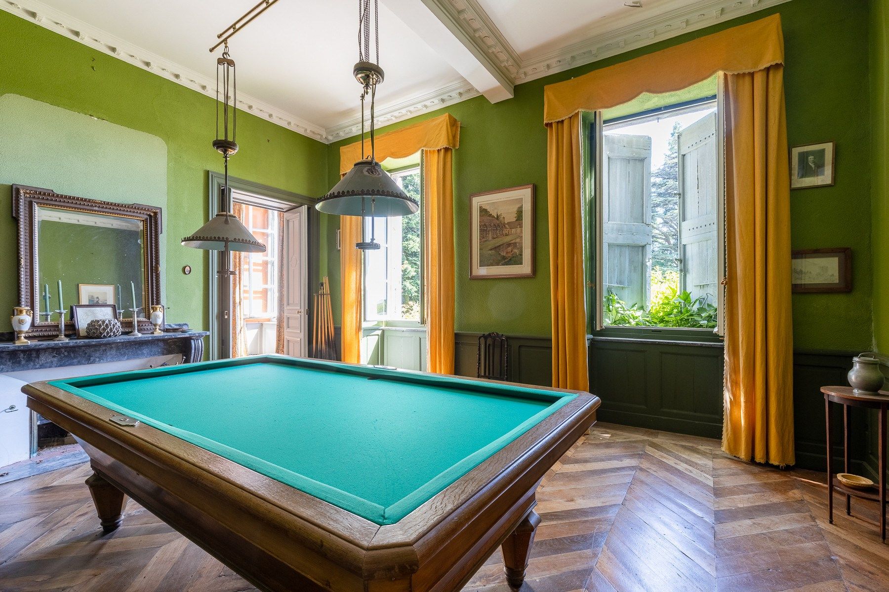 mansion 42 Rooms for sale on SOREZE (81540)