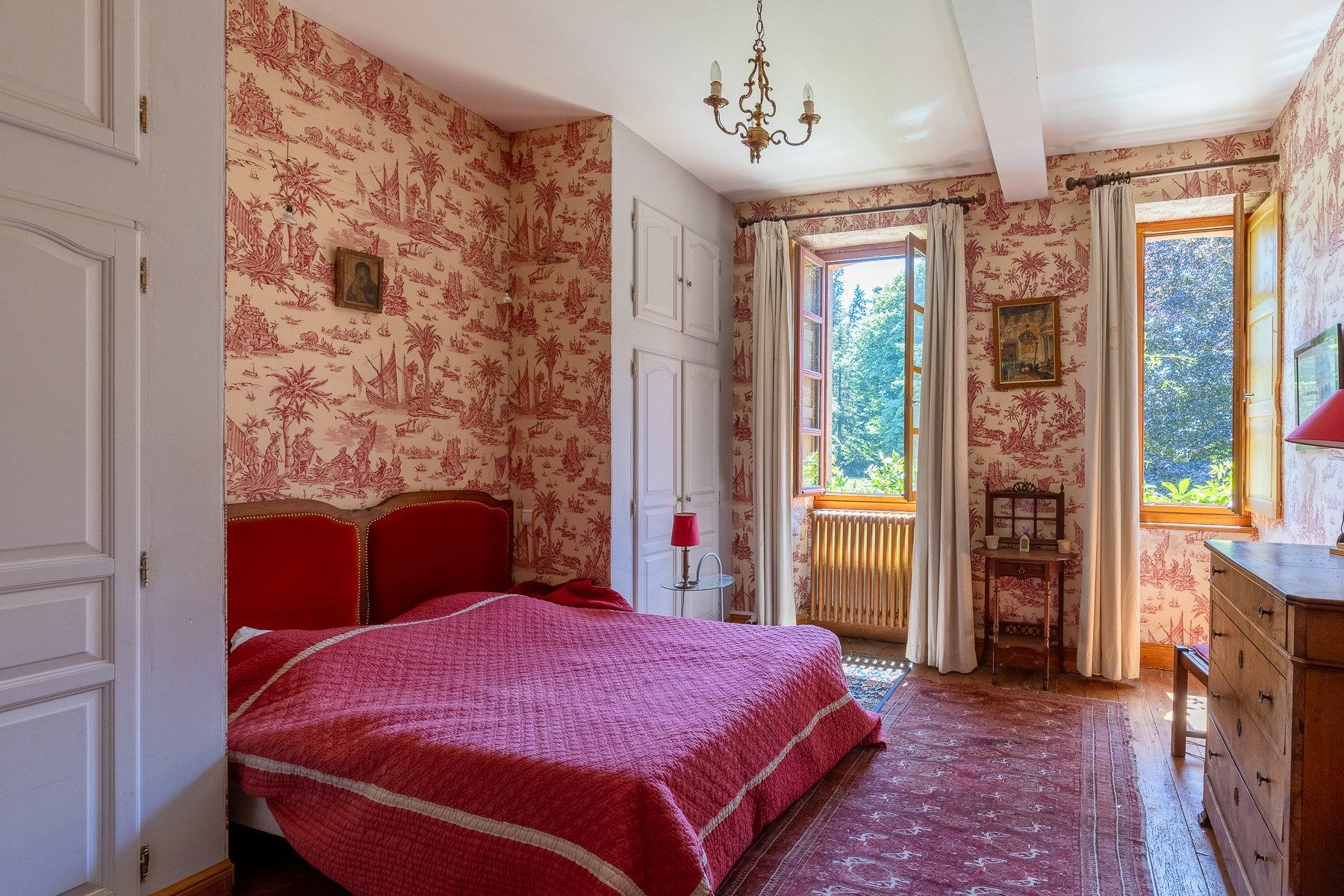 mansion 42 Rooms for sale on SOREZE (81540)