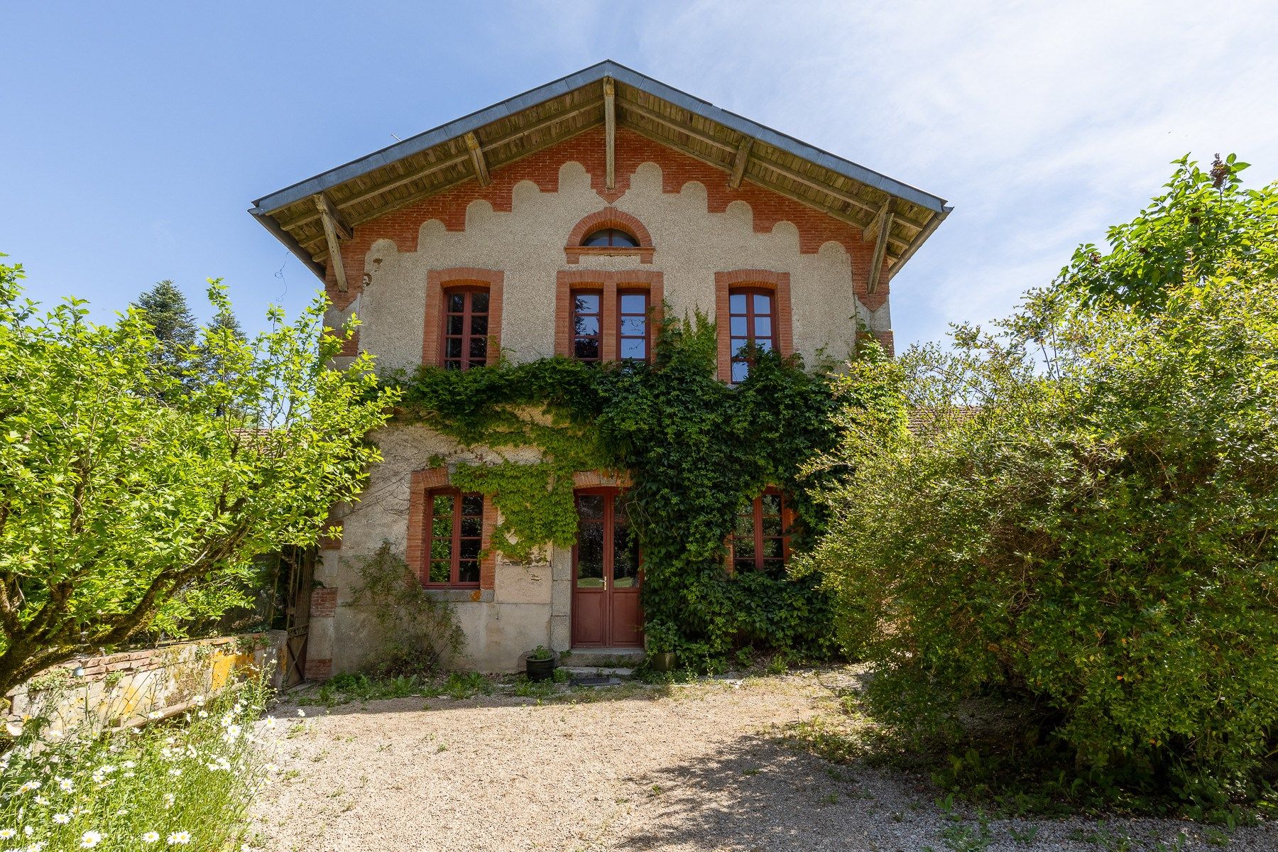 mansion 42 Rooms for sale on SOREZE (81540)